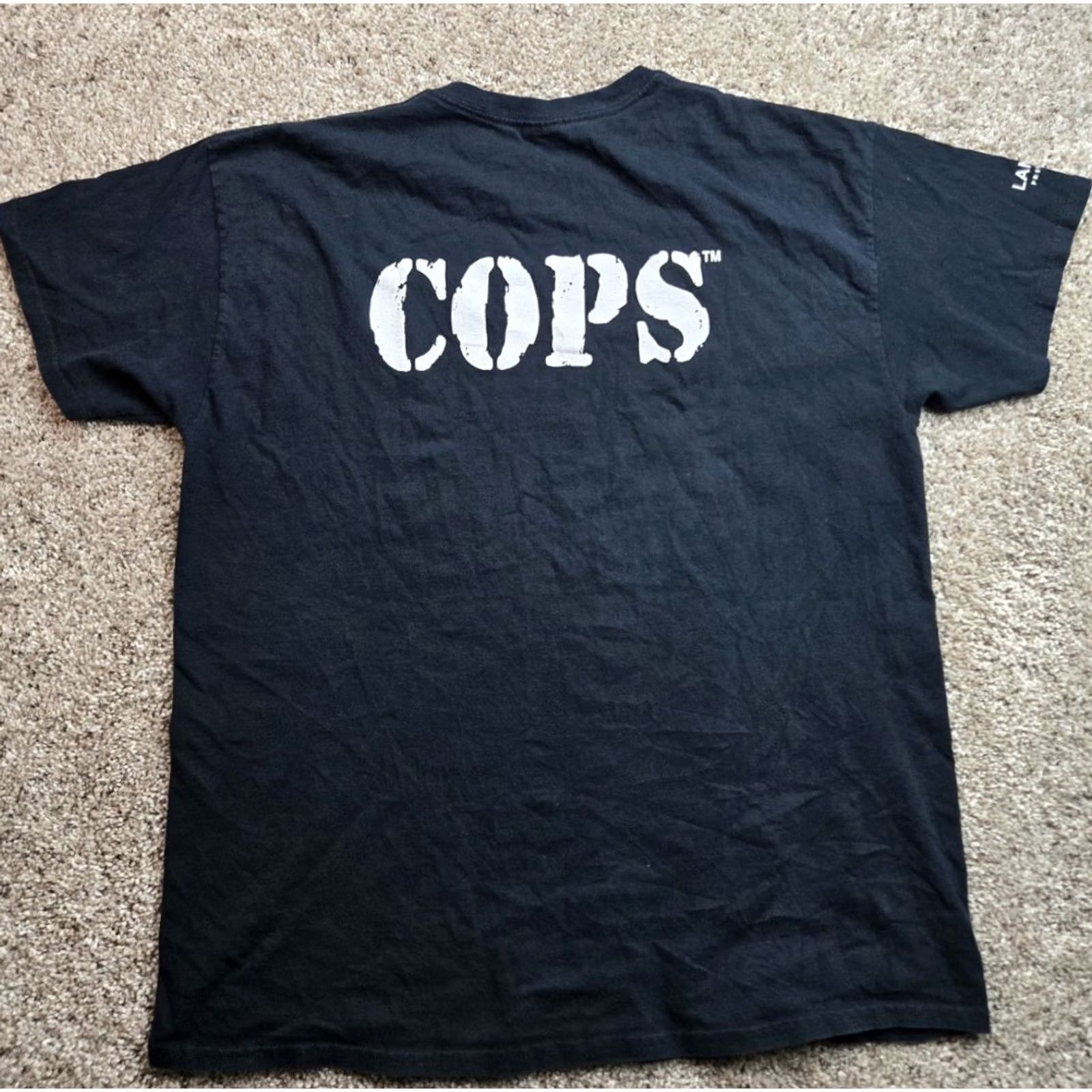 Gildan VINTAGE Gildan Cops Show T Shirt XL Mens Black Short Sleeve Graphic Crewneck 90s Soldiers 2010s? Size US XL / EU 56 / 4 - 2 Thumbnail