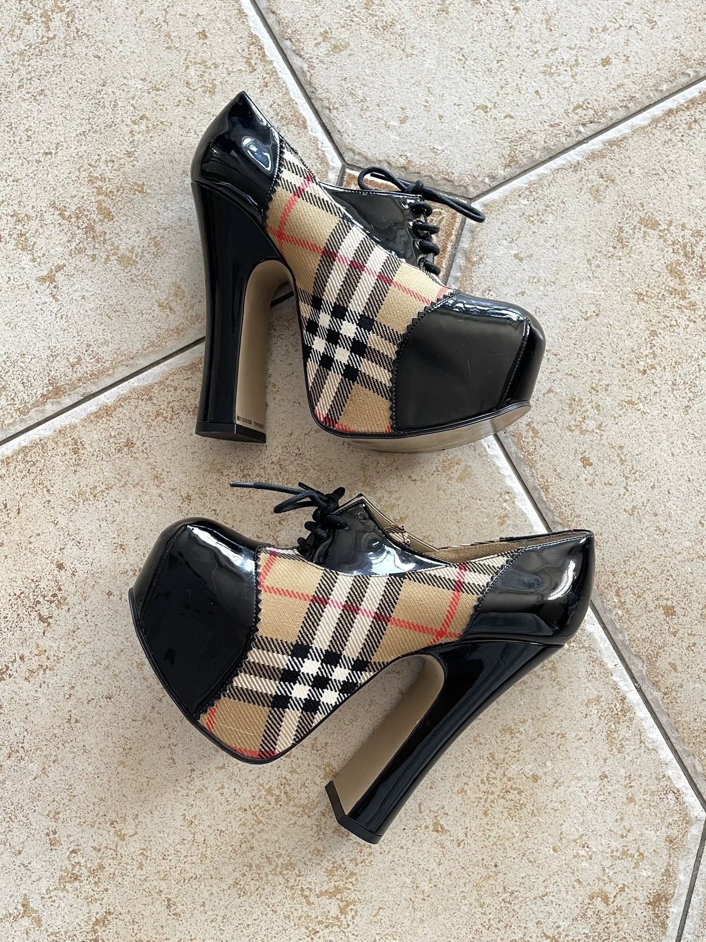Burberry VW x Burberry Saturn Platform 15cm 39(38)5.5cm Size US 7.5 / IT 37.5 - 1 Thumbnail
