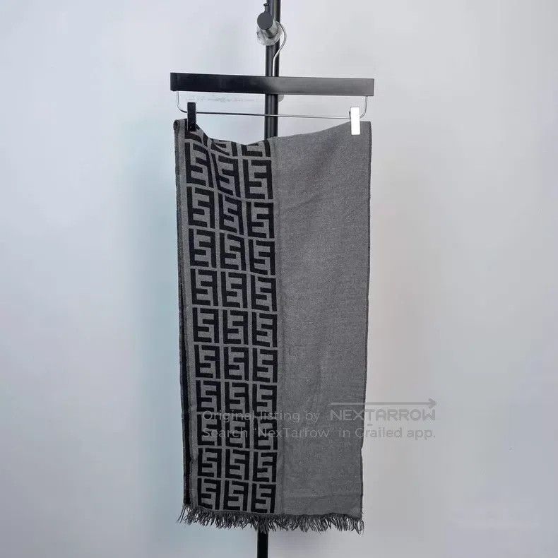 Fendi Fendi Black and gray gradient fringed scarf, wool and velv Size ONE SIZE - 4 Thumbnail
