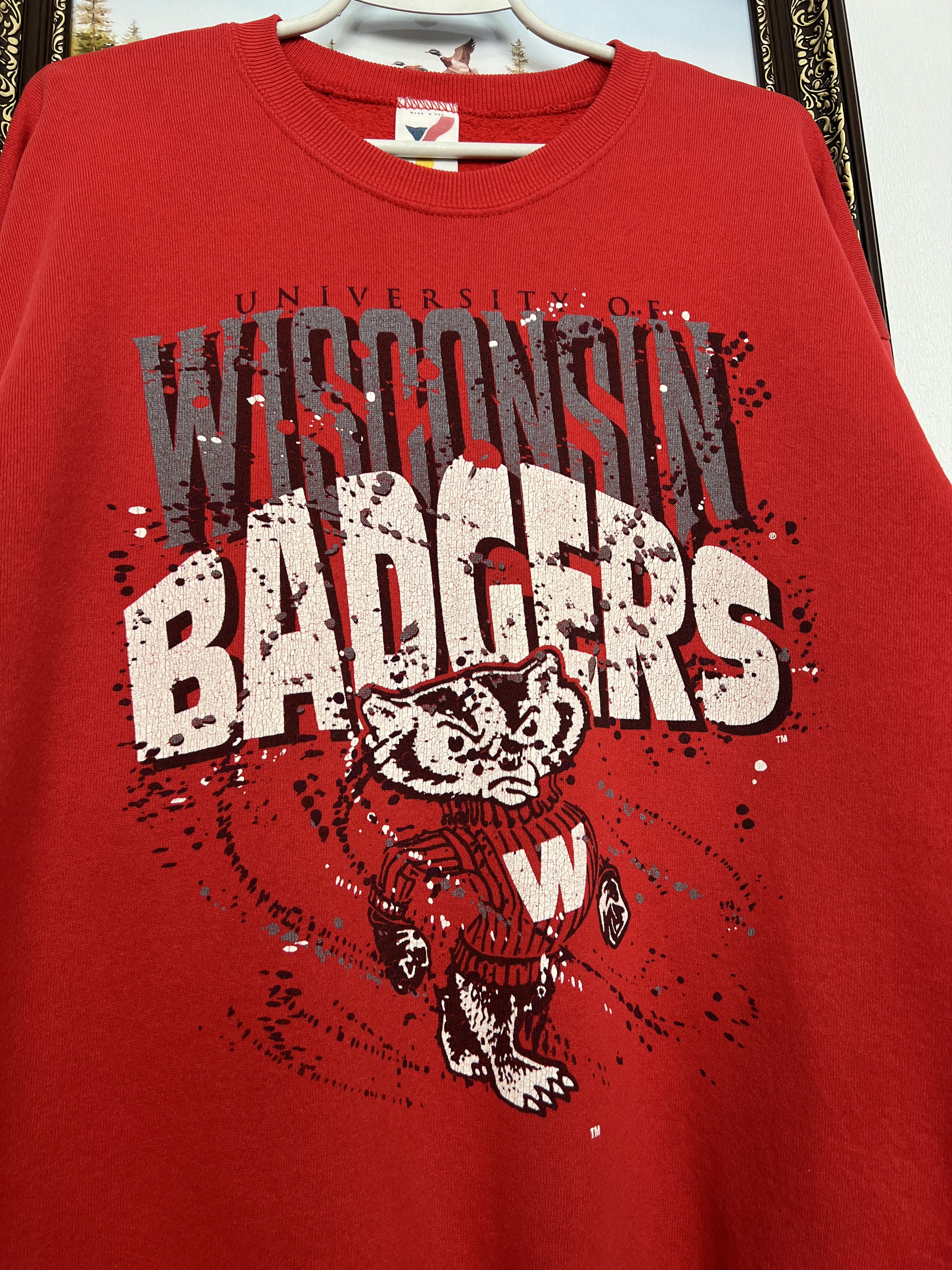 Vintage Vintage NCAA Wisconsin Badgers Big Logo Sweatshirt Crewneck Size US L / EU 52-54 / 3 - 3 Thumbnail
