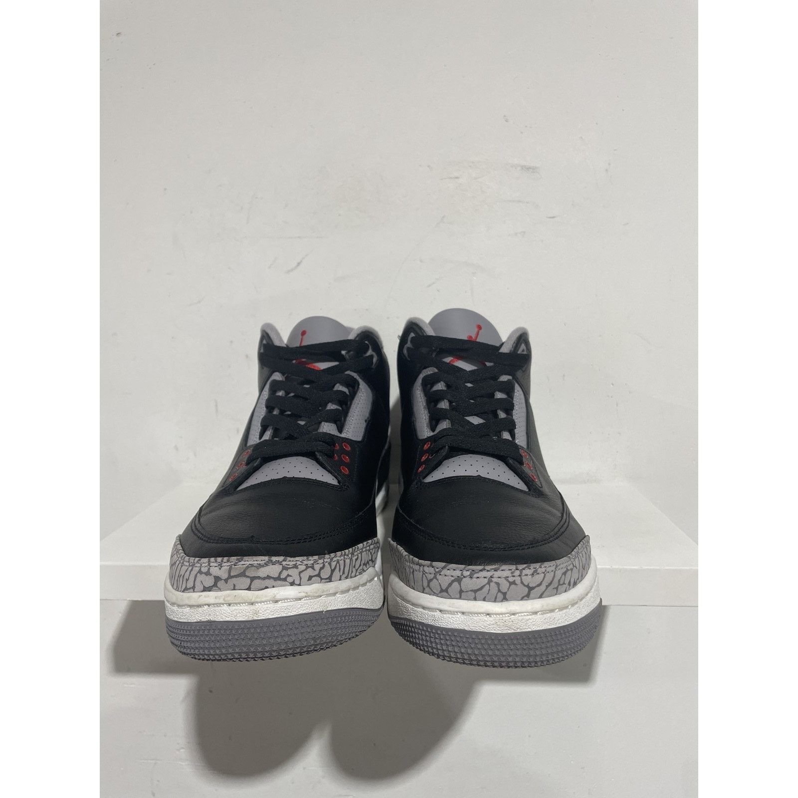 Nike JORDAN 3 RETRO OG BLACK CEMENT (2024) SIZE 11.5 PREOWNED Size US 11.5 / EU 44-45 - 4 Thumbnail