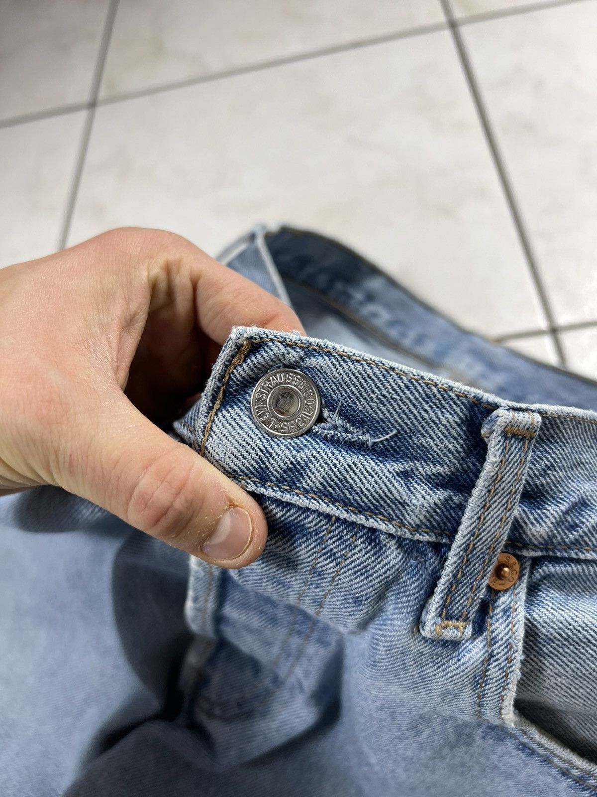 Levi's Vintage 90s Levi’s 518 light blue washed distressed jeans Size US 33 - 12 Thumbnail