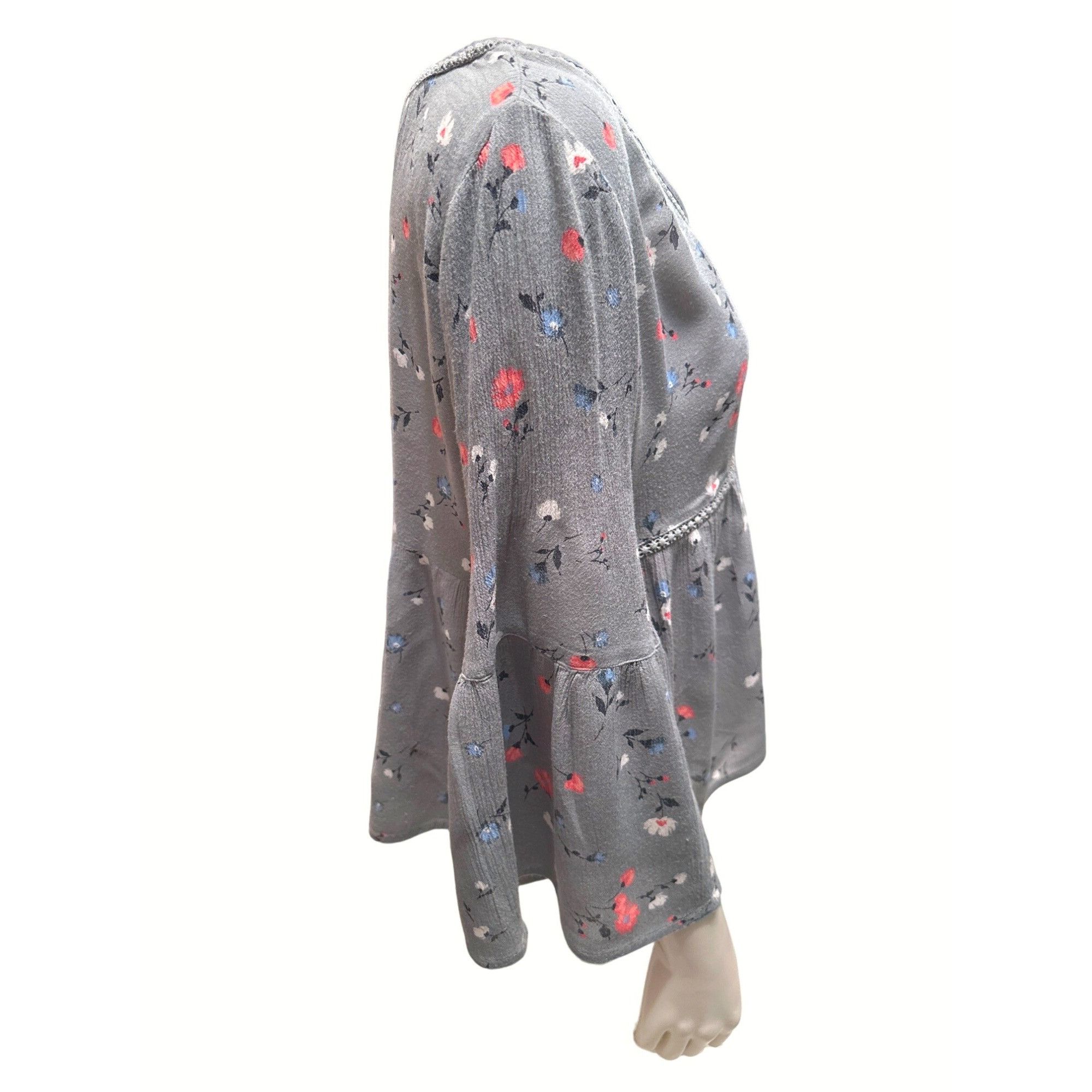 Arizona Jean Co. Arizona Jean Company Bell Sleeve Gray Floral All Rayon Crop Size S / US 4 / IT 40 - 4 Thumbnail