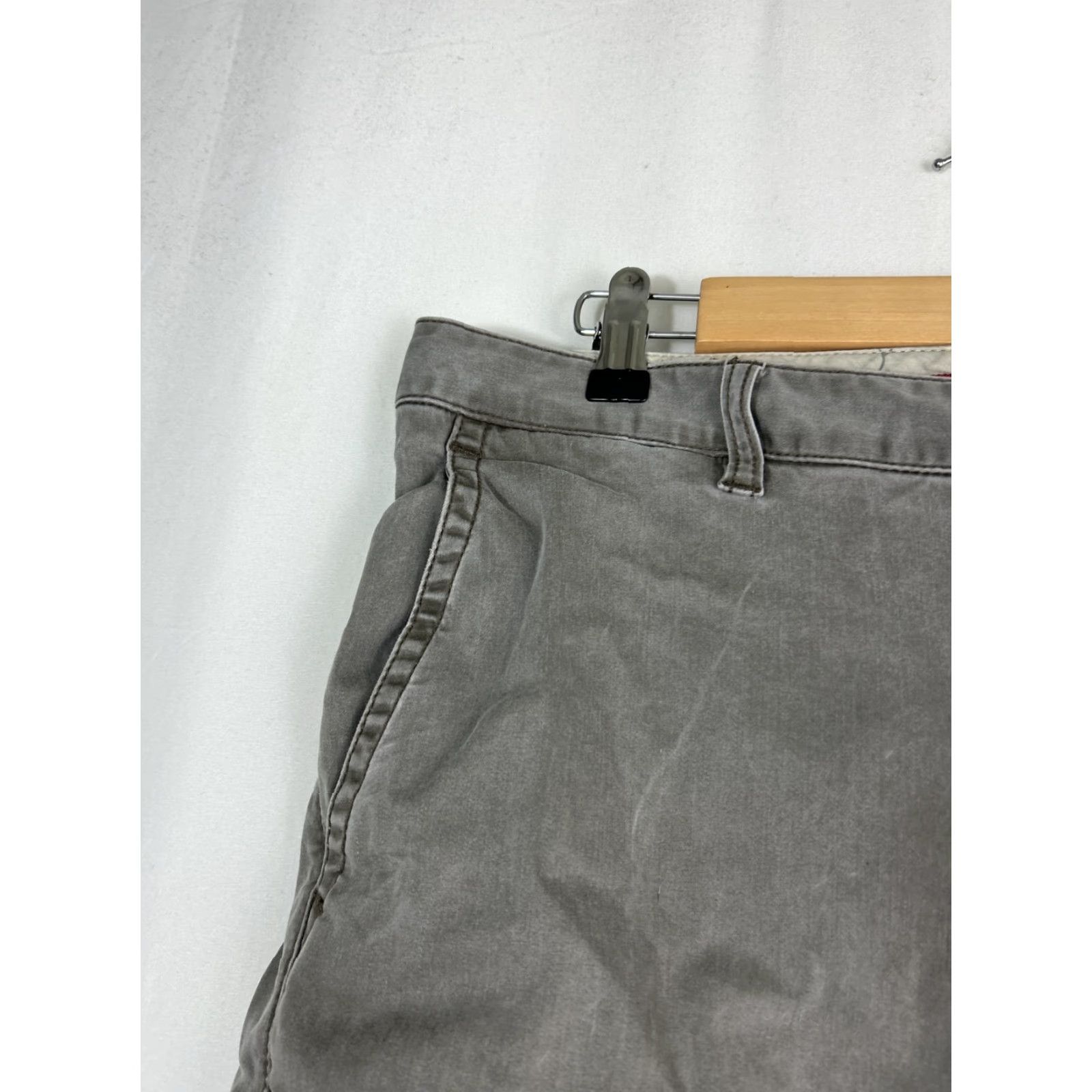 Tommy Bahama Tommy Bahama Mens Gray Shorts Chino Cotton Blend 33 Regular 9.5 33x9.5 Mens Fashion Size US 33 - 4 Thumbnail