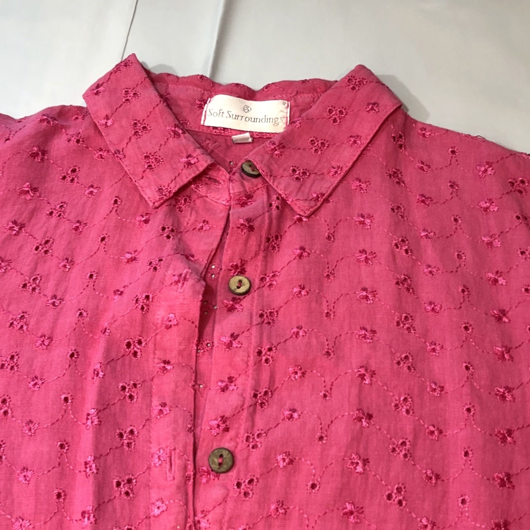 Soft Surroundings Soft Surroundings Shirt Women L Pink Linen Button-Up Collared Embroidered Flower Cut Outs Size L / US 10 / IT 46 - 6 Thumbnail