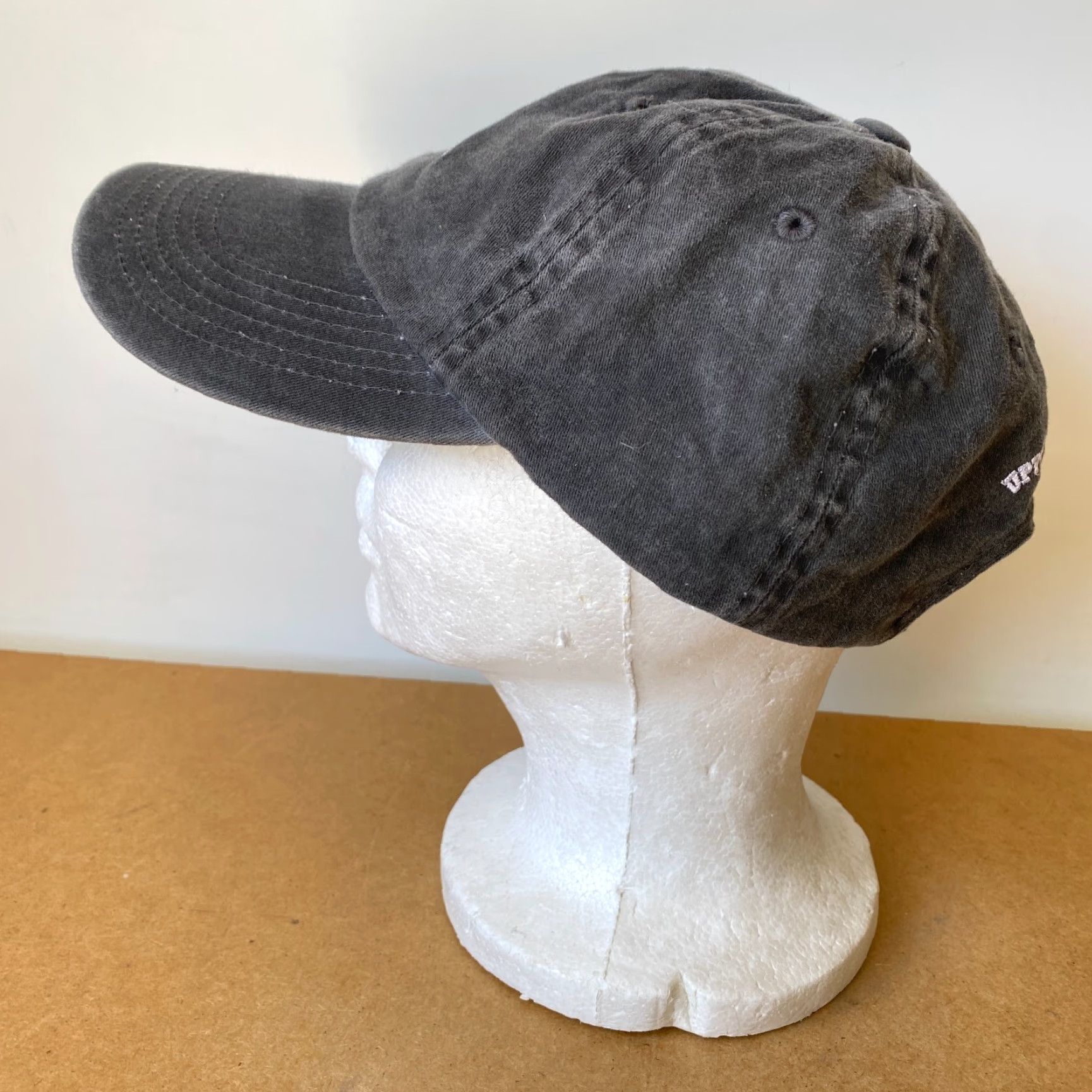 Vintage VINTAGE Upper Park Clothing Str​apback Dad Hat Faded Black Embroidered Logo Size US M / EU 48-50 / 2 - 3 Thumbnail