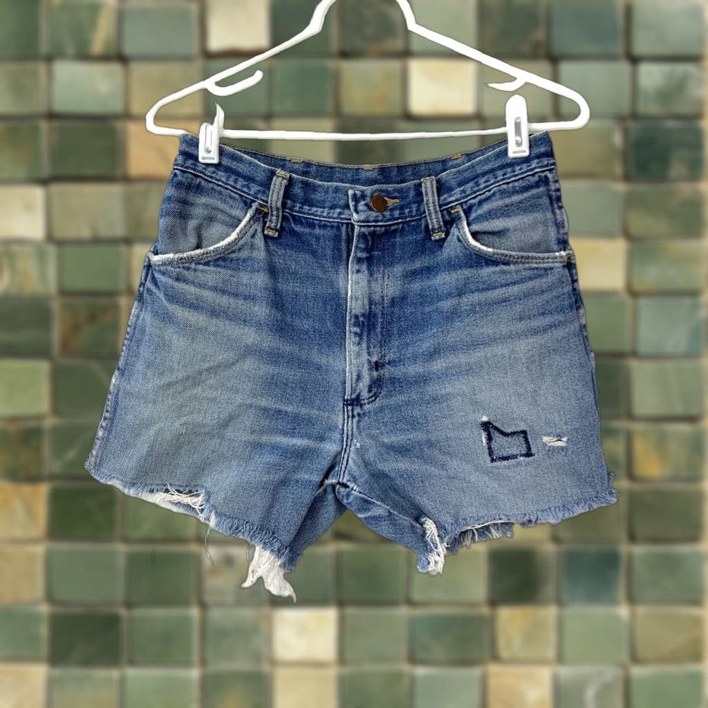 Vintage VINTAGE Rustler Denim Shorts Jeans Cut-Off 90s Distressed Patch Frayed High Rise 32 Womens Size 24" / US 00 / IT 34 - 1 Thumbnail