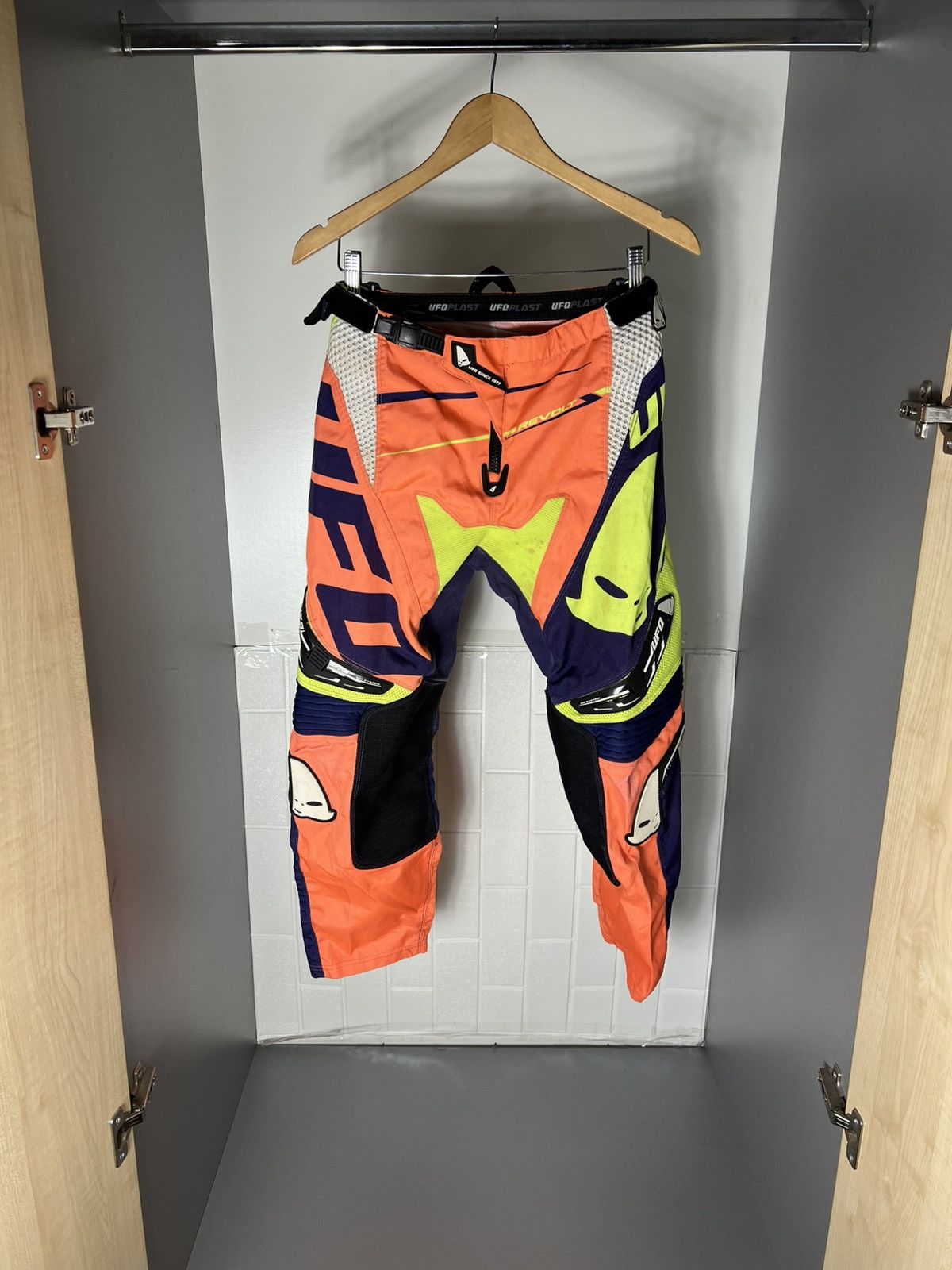 NASCAR UFO PLAST MOTORCYCLE PANTS RACING BIKE CYCLE RETRO Y2K 90s Size US 28 / EU 44 - 2 Thumbnail