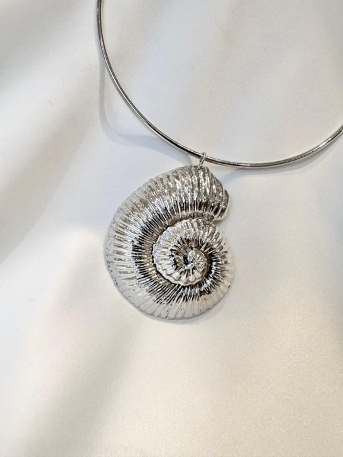 Other Silver plated seashell conch shell pendant choker necklace Size ONE SIZE - 2 Thumbnail