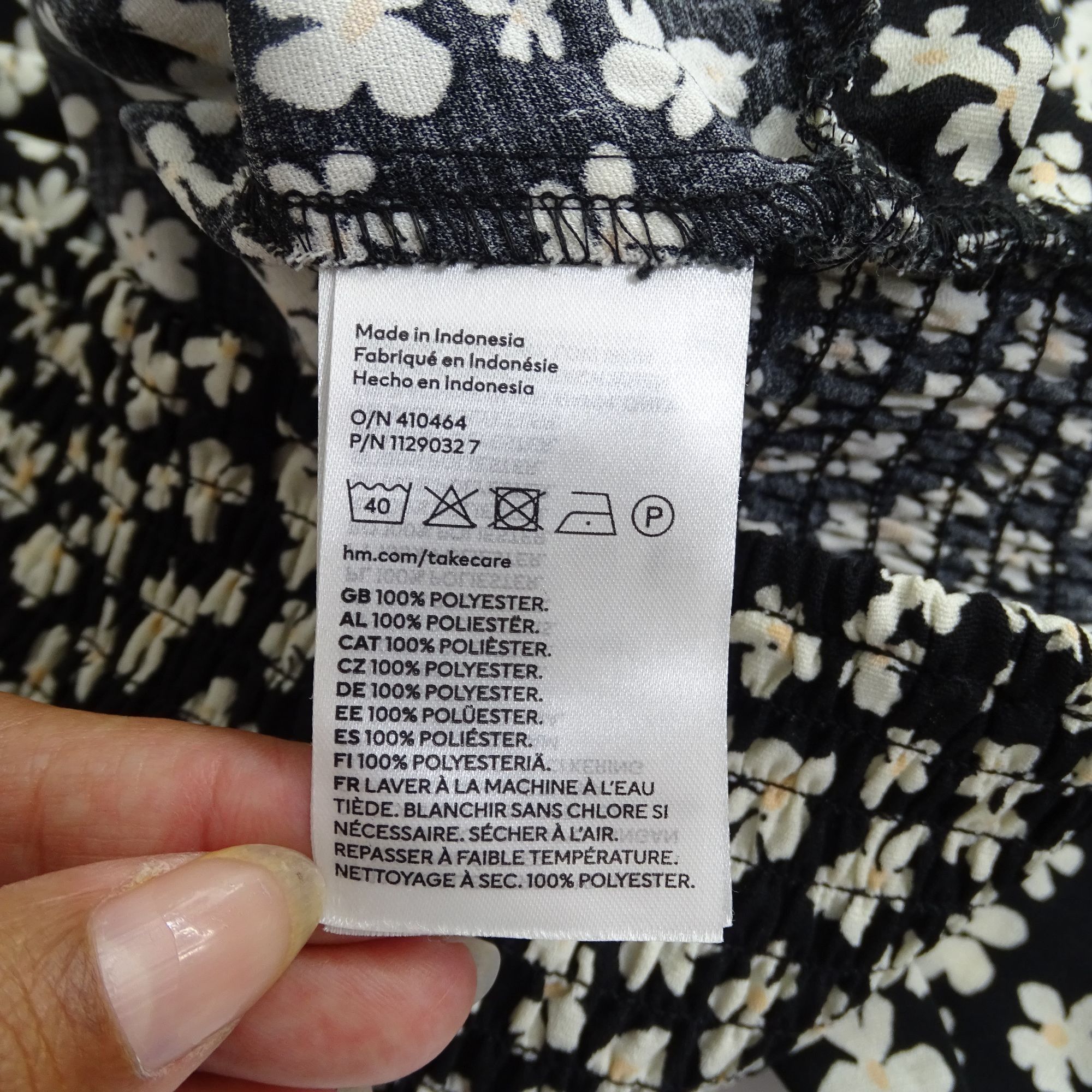 H&M H&M Black Floral Crop Top Long Sleeve V-Neck Drawstring Hem Size M / US 6-8 / IT 42-44 - 7 Thumbnail