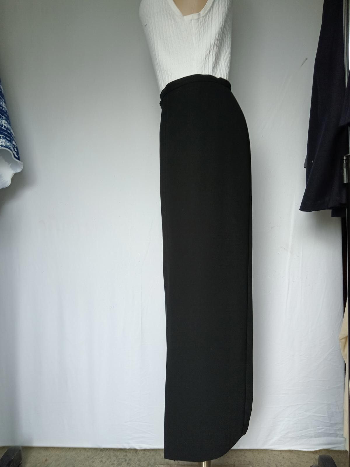 Designer Elegant Black Maxi Skirt by Sport Collection Size 32" / US 10 / IT 46 - 2 Thumbnail