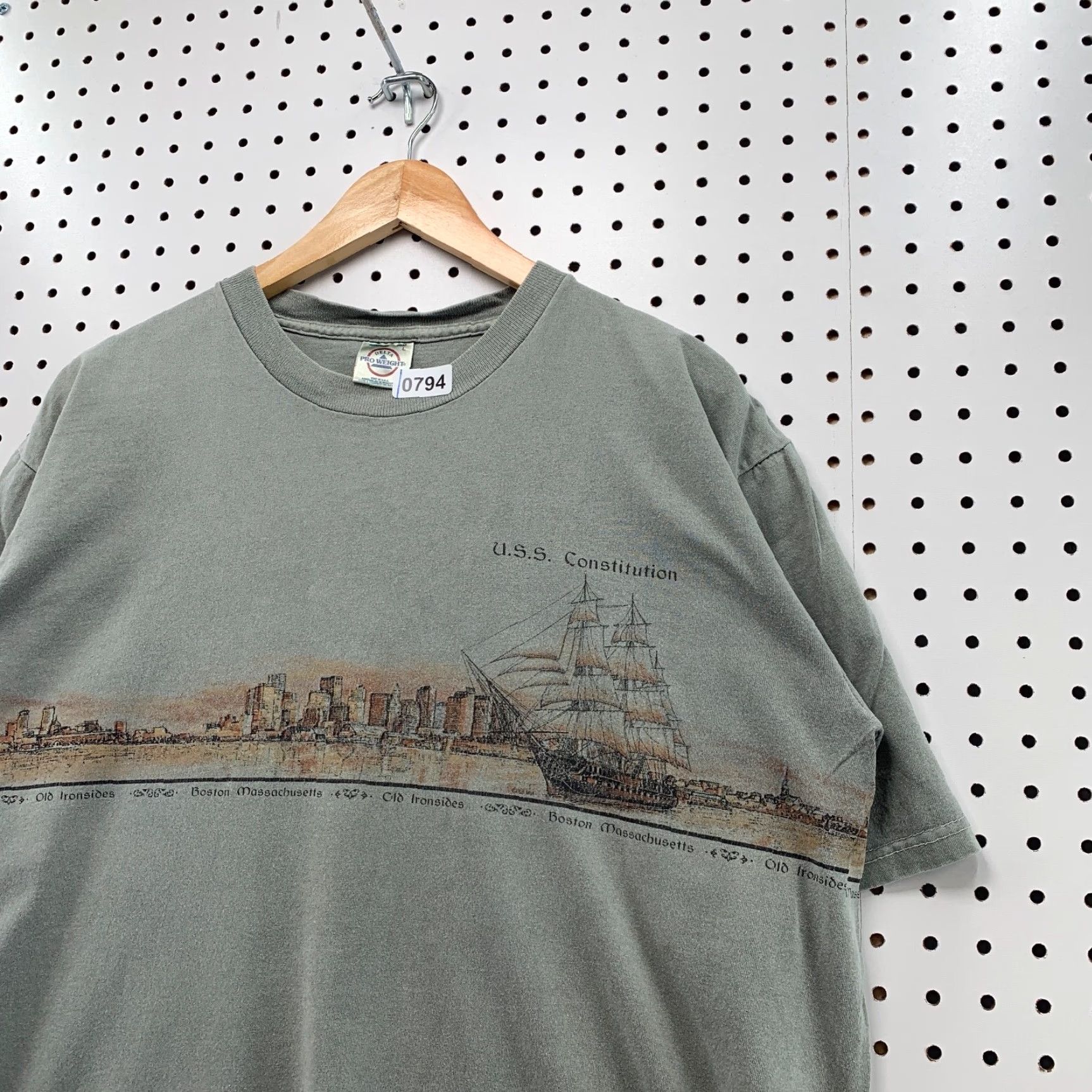 Vintage VINTAGE USS Constitution Shirt Large Adult L Gray Boston History Graphic Print Mens Size US L / EU 52-54 / 3 - 4 Thumbnail