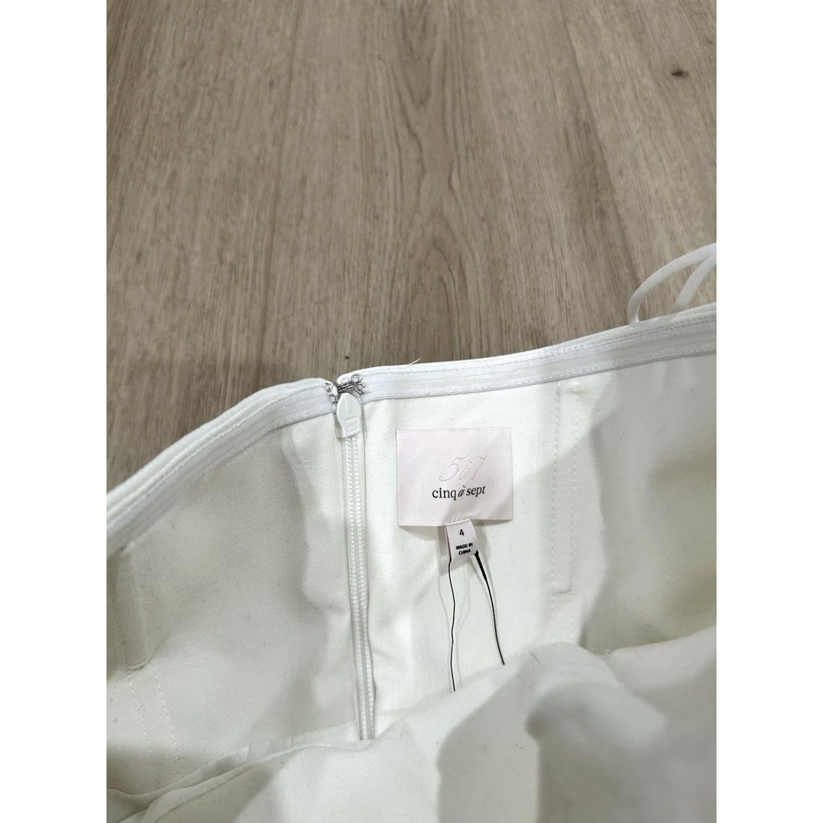 Vintage NWT Cinq à Sept Women's Strapless Georgiana Dress Ivory Size 4 A-Line Hi-Low Polyester Blend Dress Mens Womens Size S / US 4 / IT 40 - 6 Thumbnail
