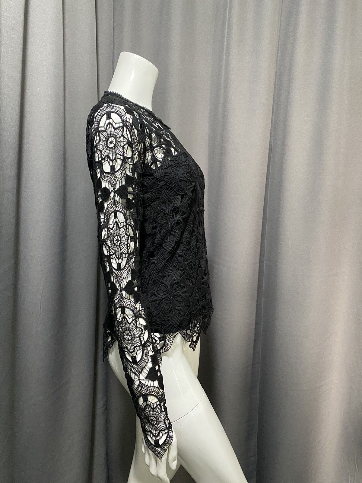 Vivienne Tam Vintage Vivienne Tam- Lace Blouse Long Sleeves Size M / US 6-8 / IT 42-44 - 3 Thumbnail