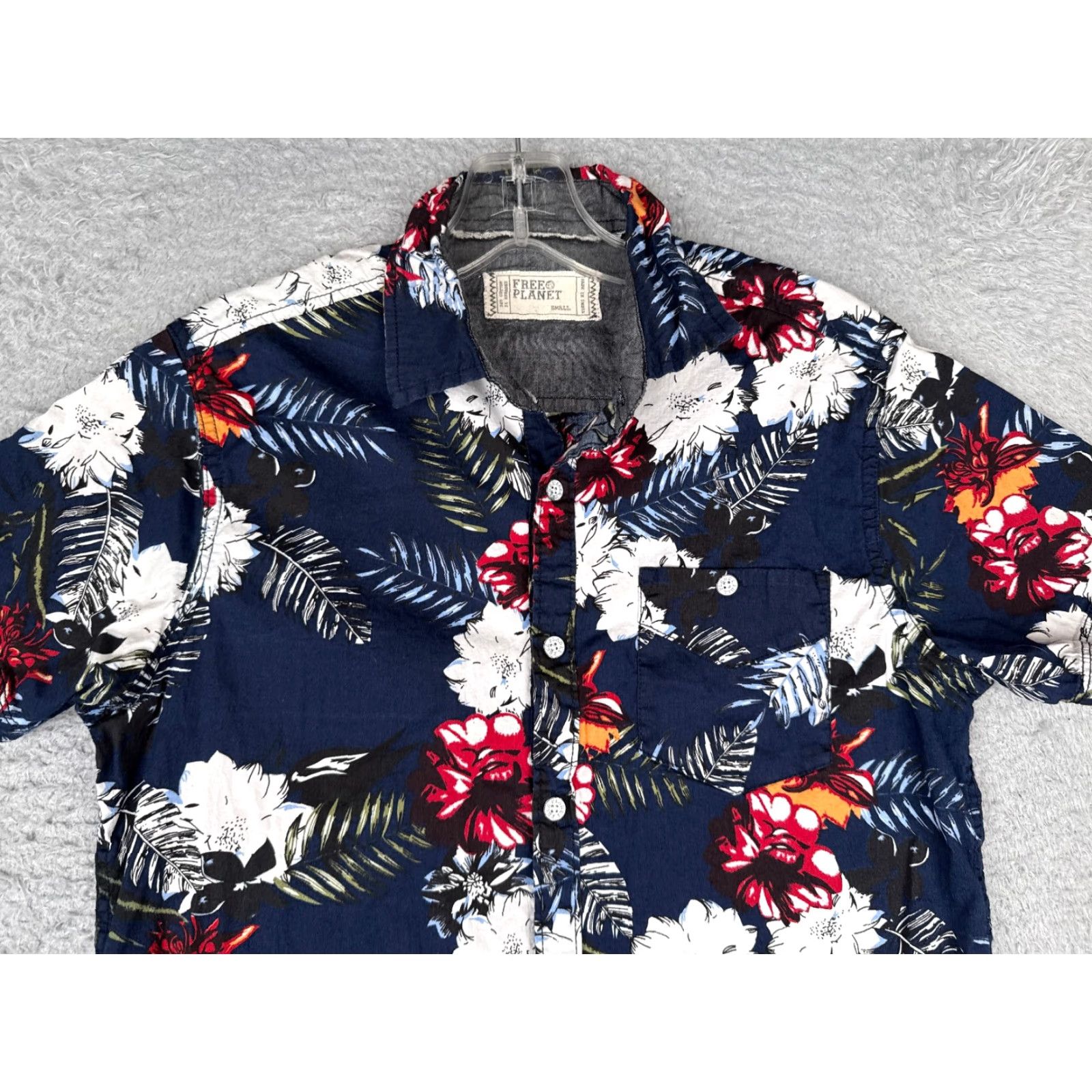 Vintage VINTAGE Free Planet Shirt Men Small Blue White Floral Button Up Cotton Blend Hawaiian Size US S / EU 44-46 / 1 - 4 Thumbnail