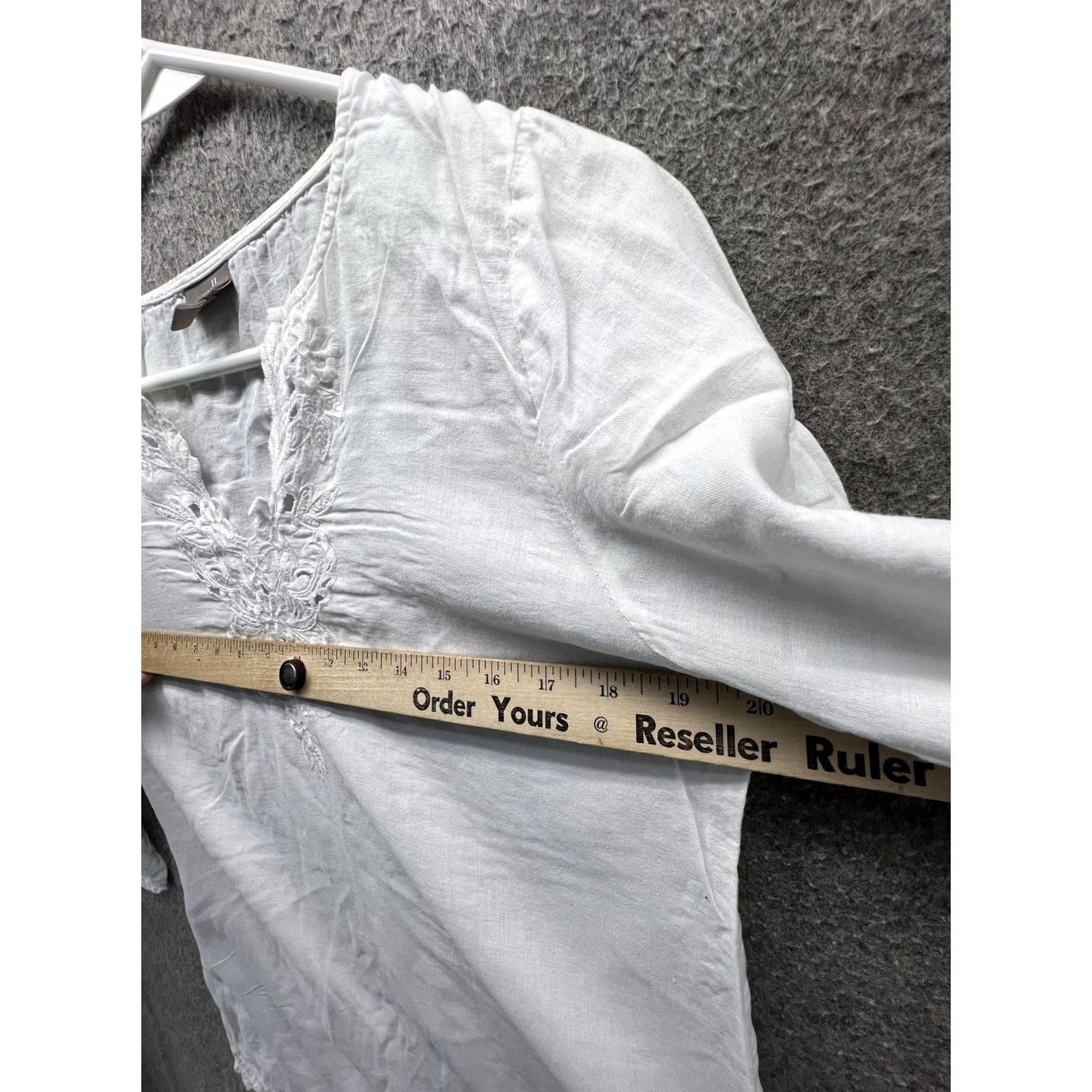 J. Jill J. Jill Tunic Blouse XS White Embroidered V Neck 3/4 Sleeve Top Womens Size XS / US 0-2 / IT 36-38 - 2 Thumbnail