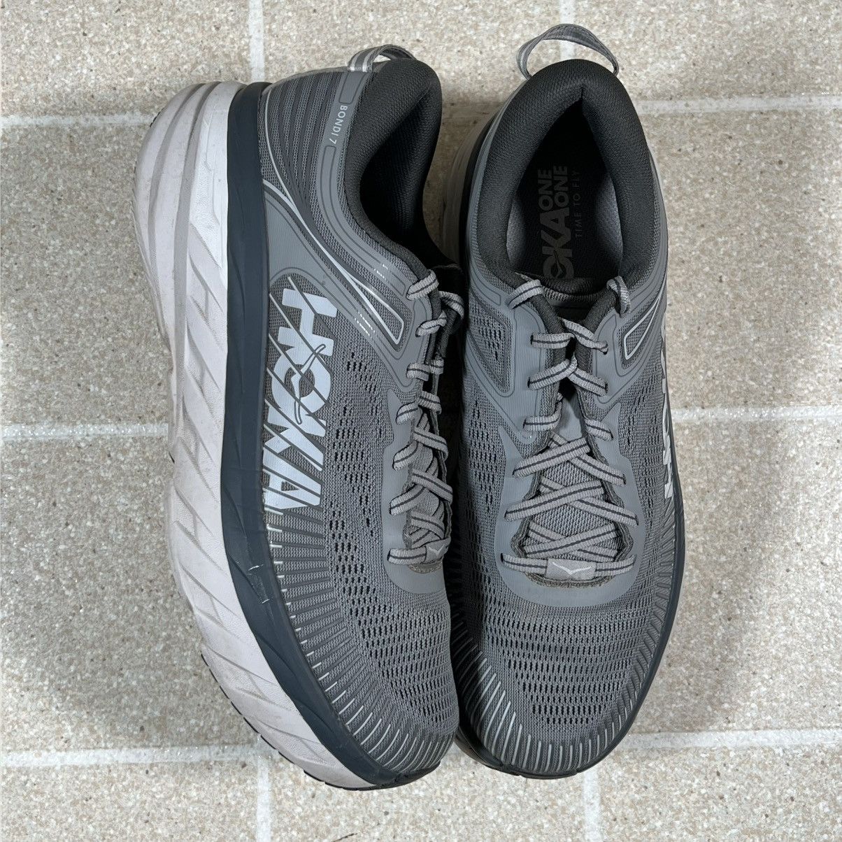 Hoka Hoka One One Sz 10.5 Bondi 7 Grey Gym Running Shoes Sneakers Size US 10.5 / EU 43-44 - 1 Thumbnail