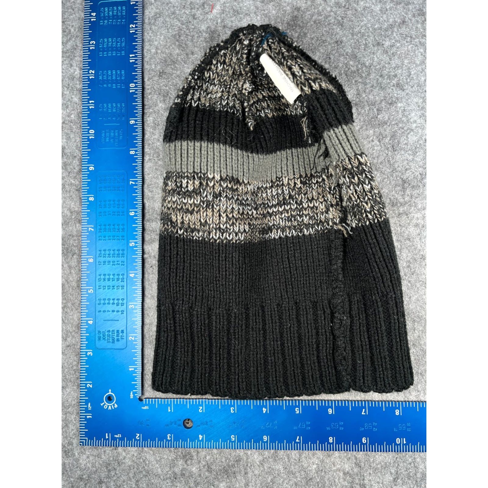 Vintage Gold Medal Beanie Toque Hat Unisex Adults One Size Black Gray Stripe Knit 100% Acrylic Ski Winter Men Women Size ONE SIZE - 4 Thumbnail