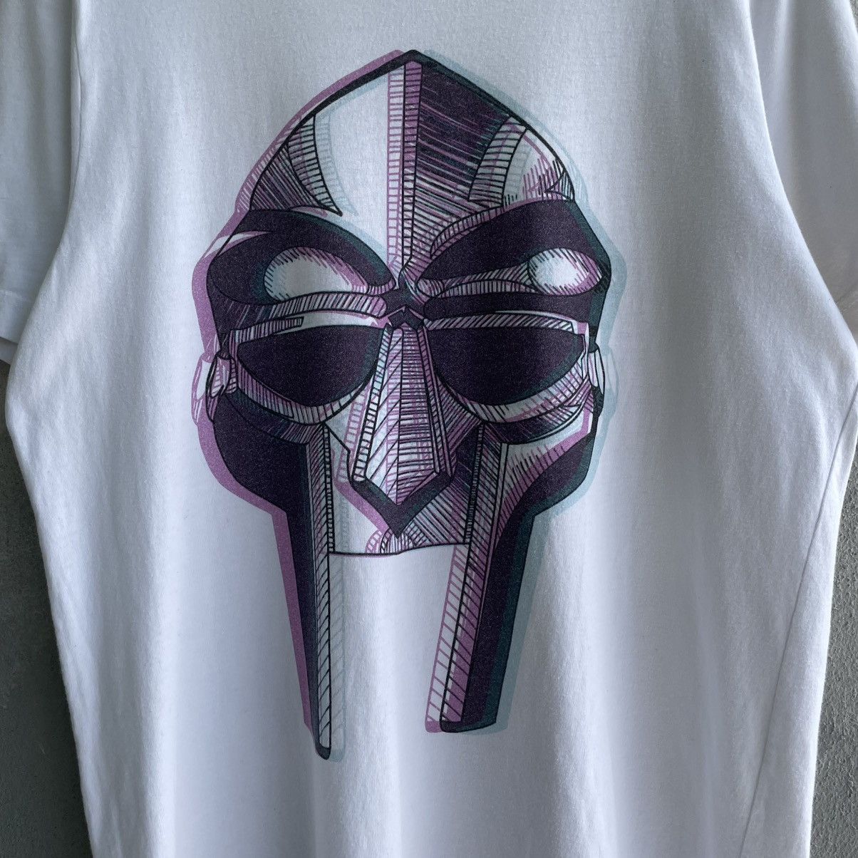 Rap Tees × Vintage Vintage Y2K MF DOOM Big Mask Tee Shirt Size US L / EU 52-54 / 3 - 2 Thumbnail