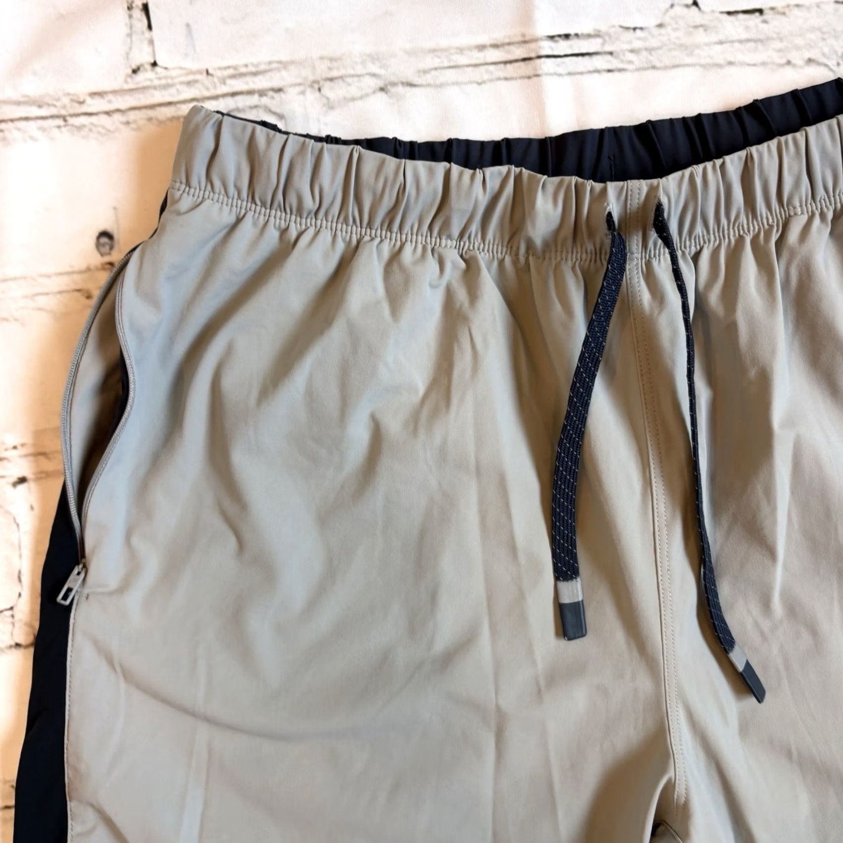 Fabletics VINTAGE? No. Size US 33 - 2 Thumbnail