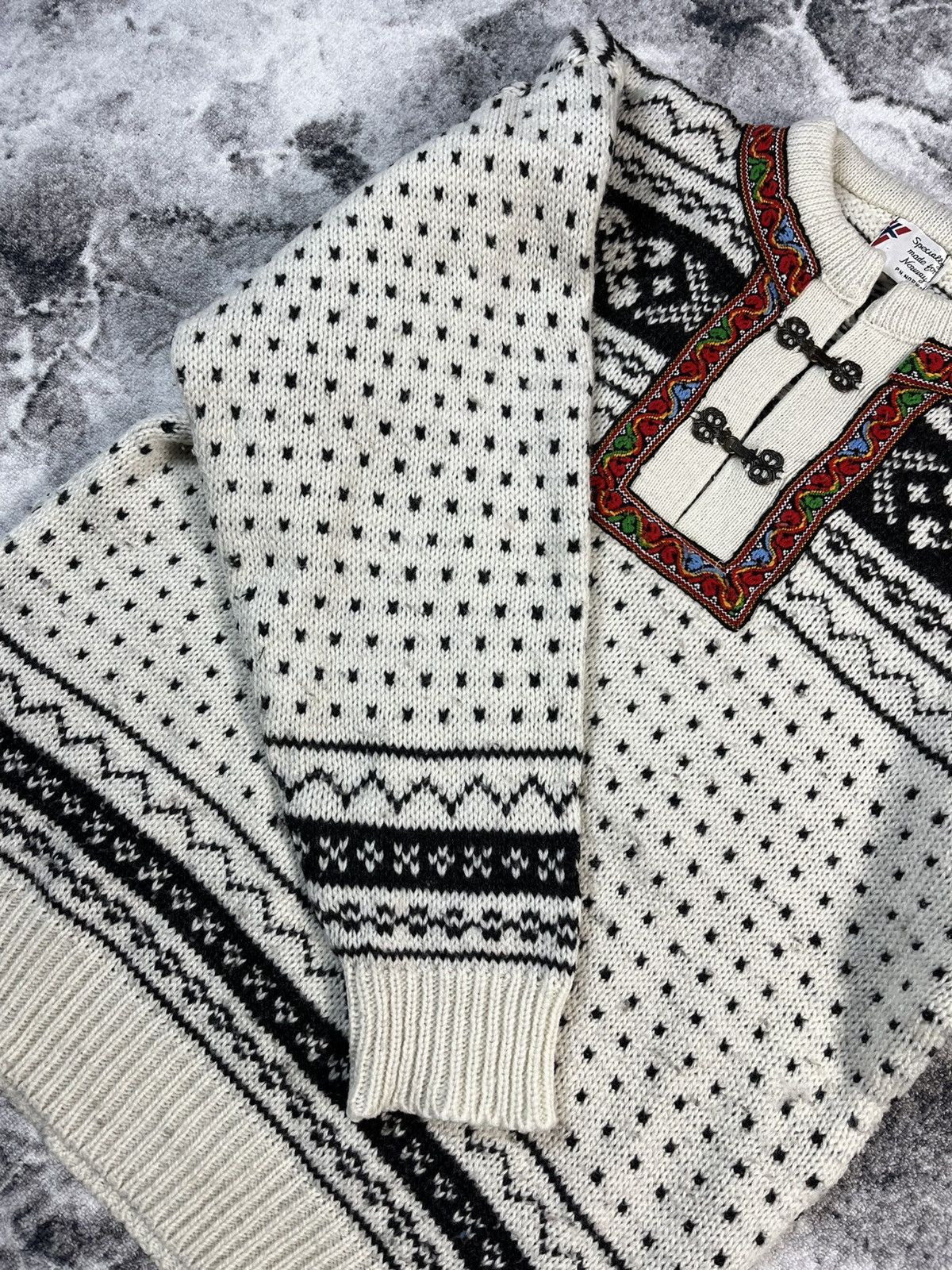Vintage Norwegian Wool Knit Sweater Traditional Nordic Design XL XXL Size US XL / EU 56 / 4 - 8 Thumbnail