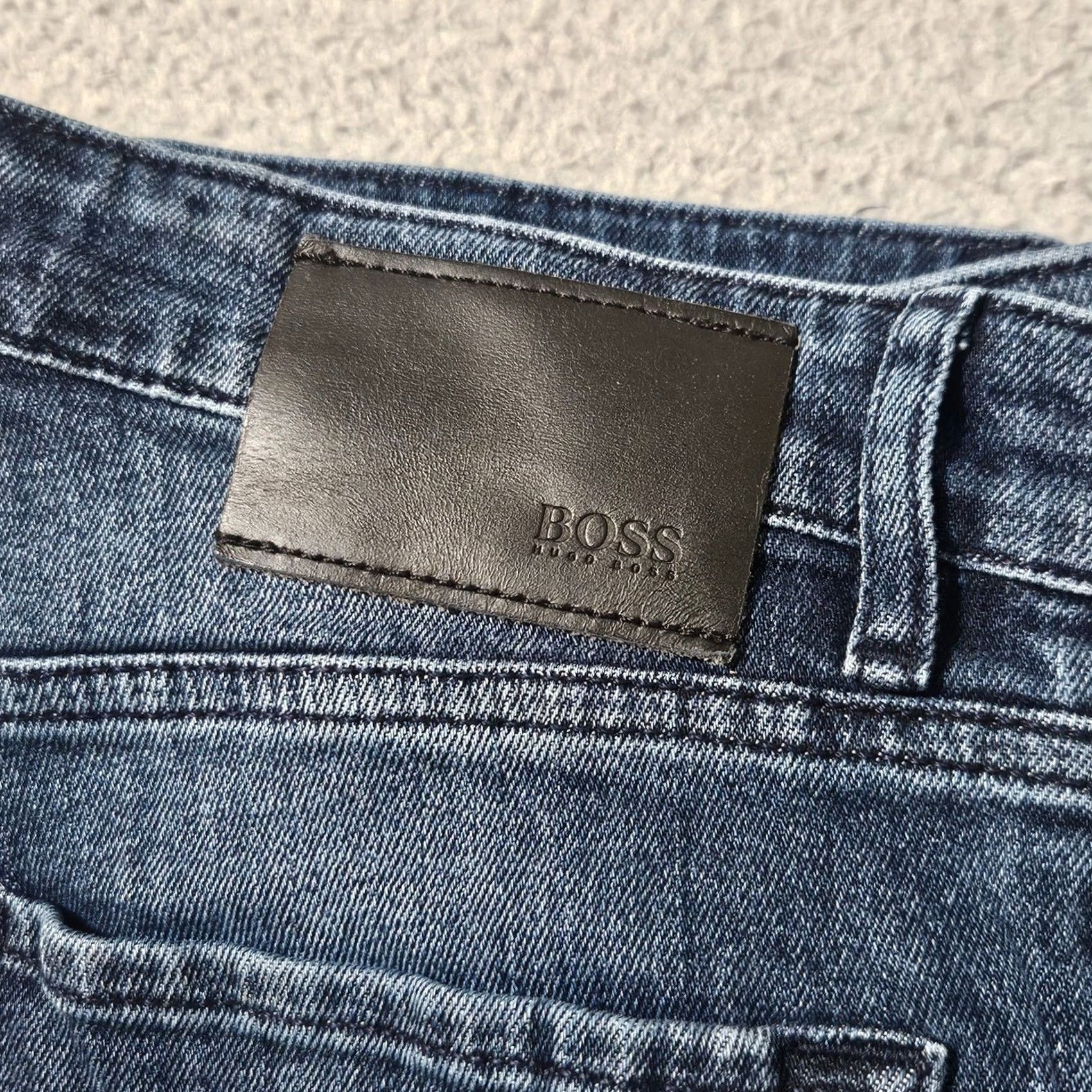 Hugo Boss Hugo Boss Mens Blue Jeans 30 x 32 Slim Tapered Medium Wash Stretch Maine Size US 30 / EU 46 - 5 Thumbnail