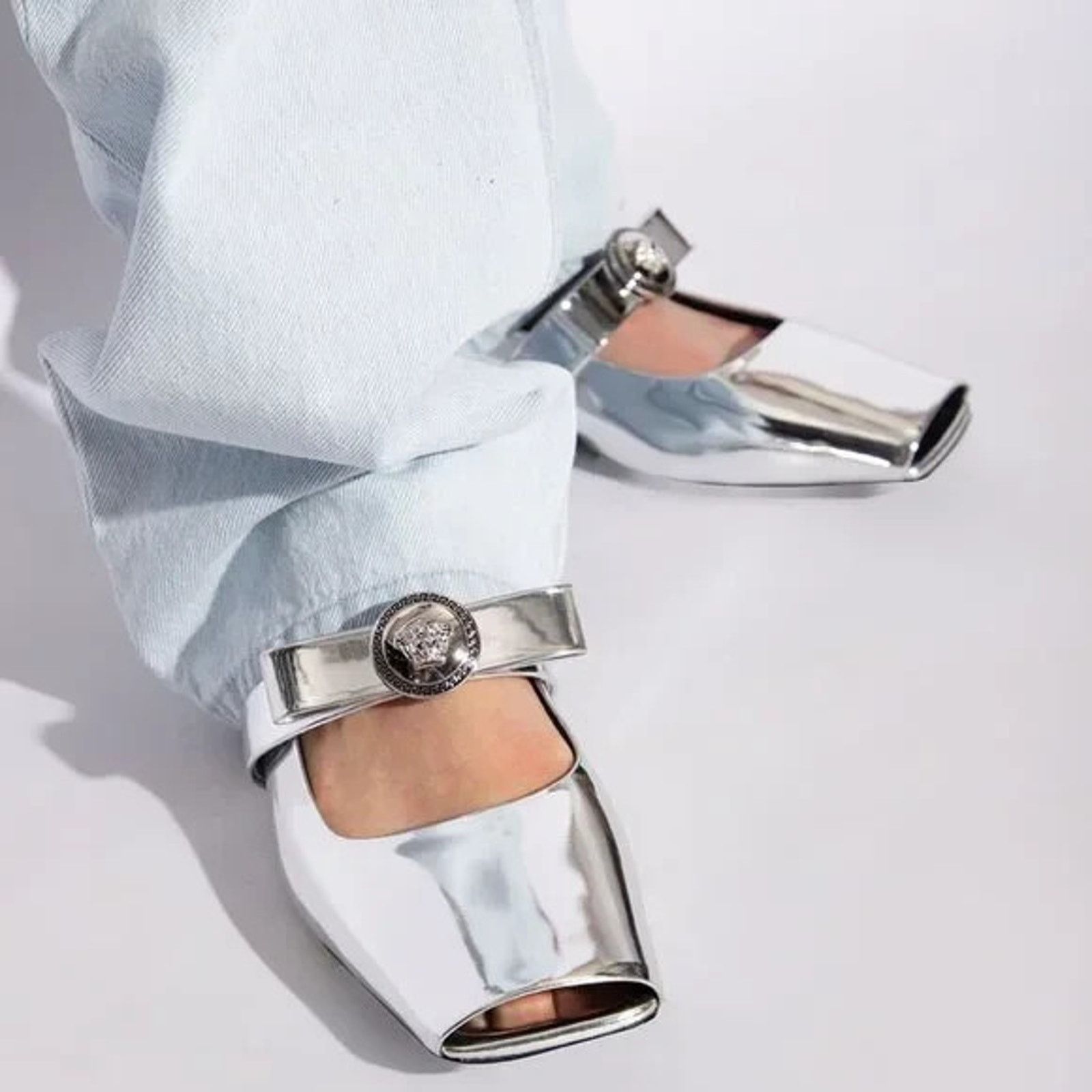 Versace VERSACE SILVER LEATHER COIN MEDUSA HEAD BOW FLATS 40 10 Size US 10 / IT 40 - 2 Thumbnail