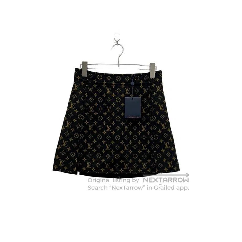 Louis Vuitton Louis Vuitton Monogram Mini Skirt. Size US 36 / EU 52 - 1 Thumbnail