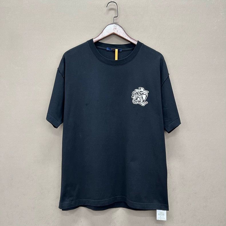 Louis Vuitton Louis Vuitton Smoke Graffiti Print Tee - dmc Size US L / EU 52-54 / 3 - 1 Thumbnail