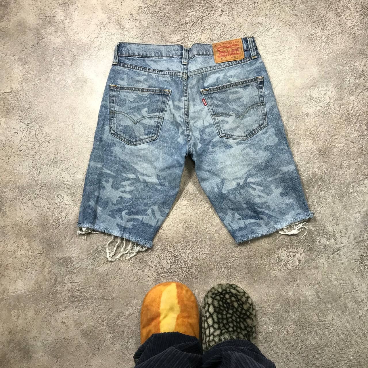 Vintage Vintage 90s Levis Camo Distressed Shorts Skate Y2K Slim 30 Size US 30 / EU 46 - 1 Thumbnail