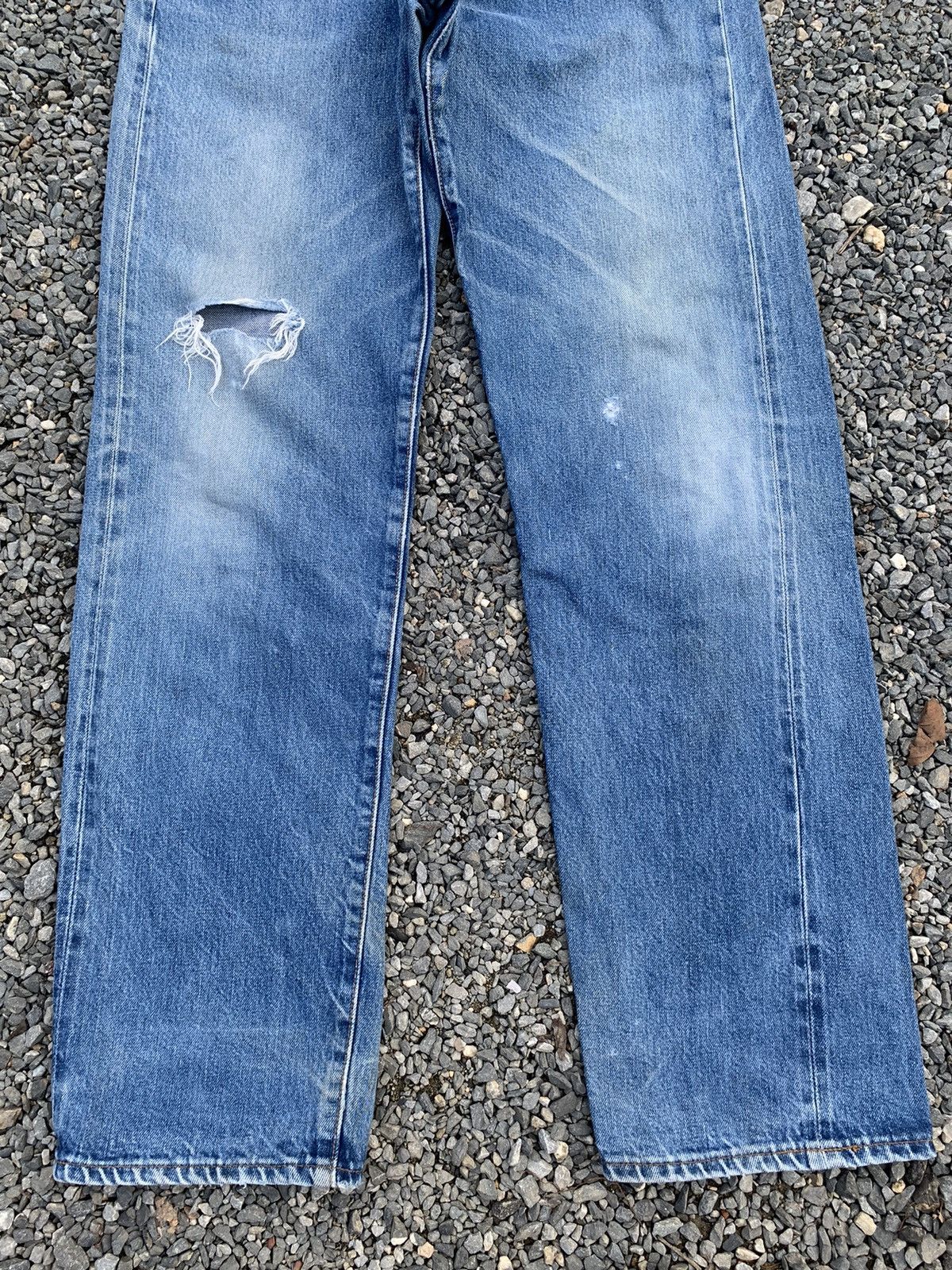 Levi's VINTAGE LEVIS 501 BIG E 555 SELVEDGE FADED DISTRESSED DENIM Size US 29 - 7 Thumbnail