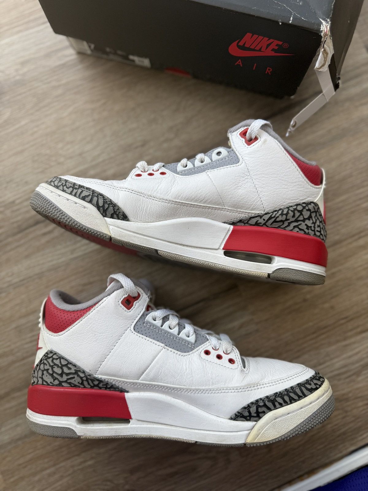 Jordan Brand Jordan Retro 3 Fire Red Size US 7 / EU 40 - 2 Thumbnail