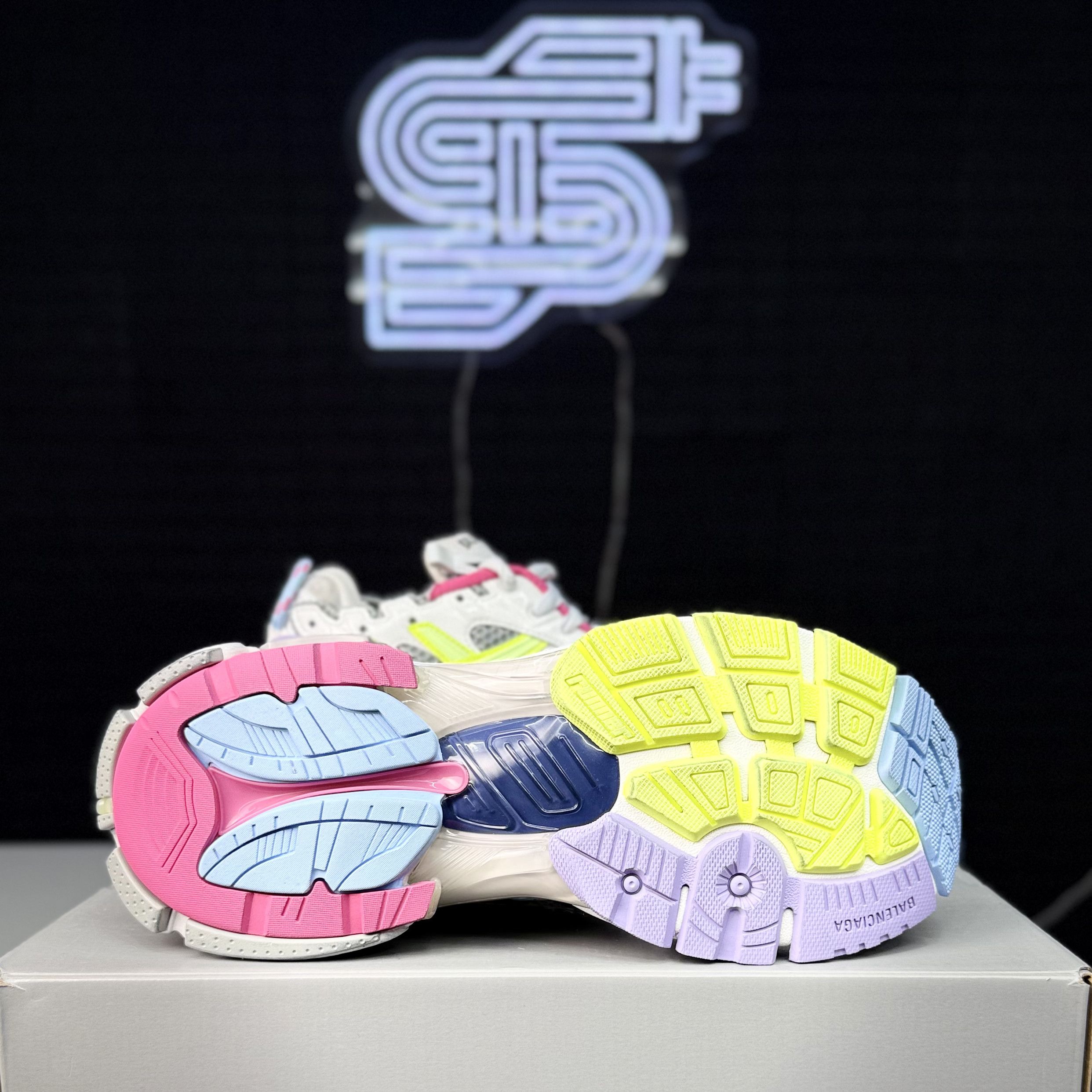 Balenciaga Balenciaga Runner White/Pink/Lime Size US 8.5 / EU 41-42 - 4 Thumbnail