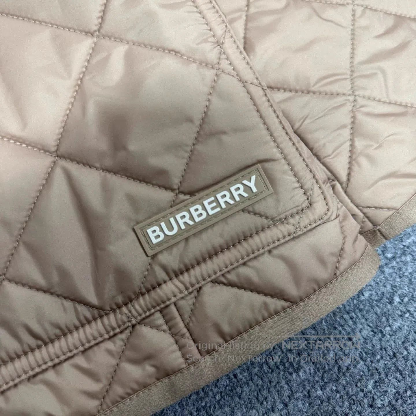 Burberry Beige Quilted Collared Jacket Size M. Size US M / EU 48-50 / 2 - 5 Thumbnail