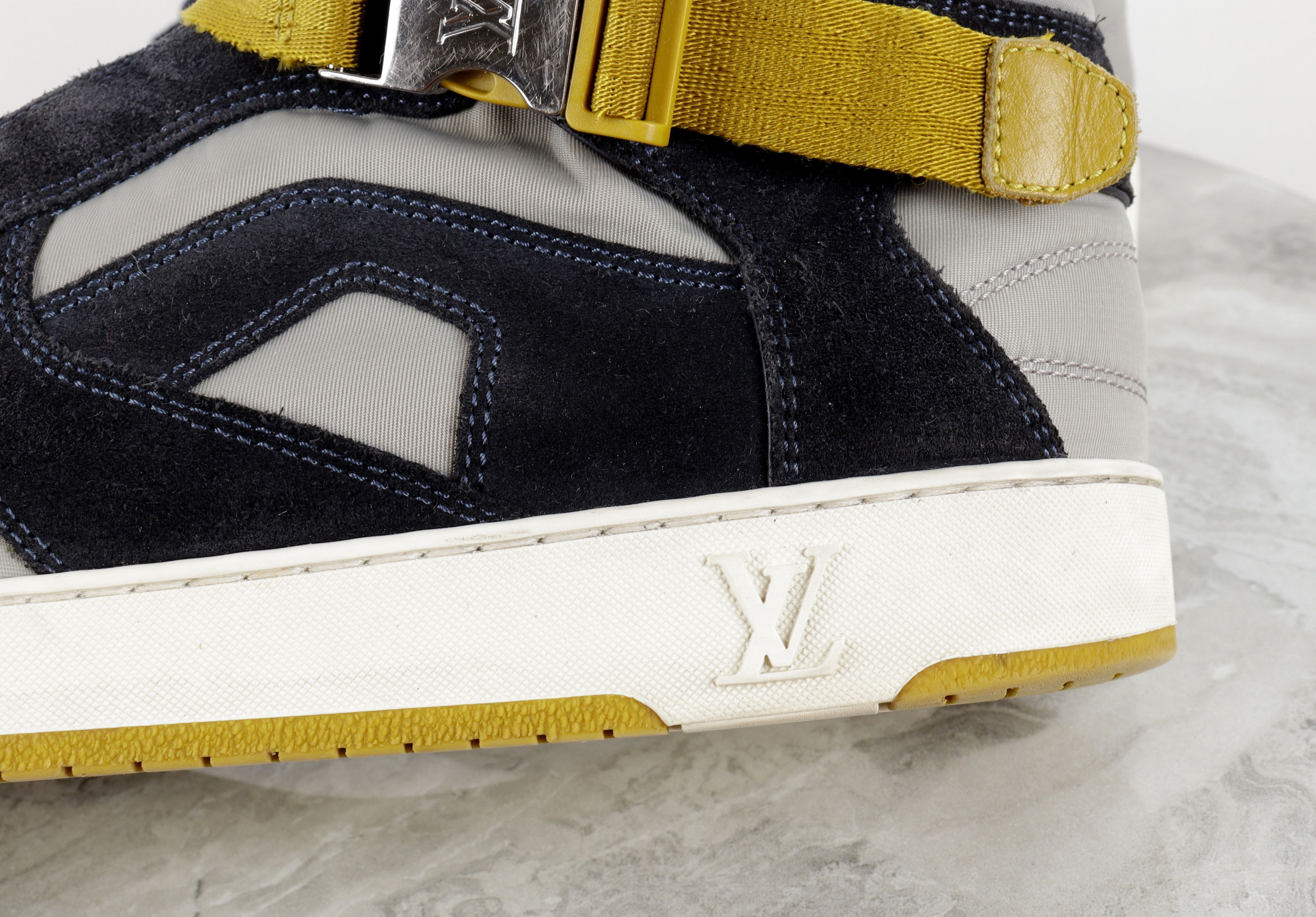 Louis Vuitton Louis Vuitton Suede Nylon Navy Blue High Top Sneakers Size US 7 / EU 40 - 10 Thumbnail