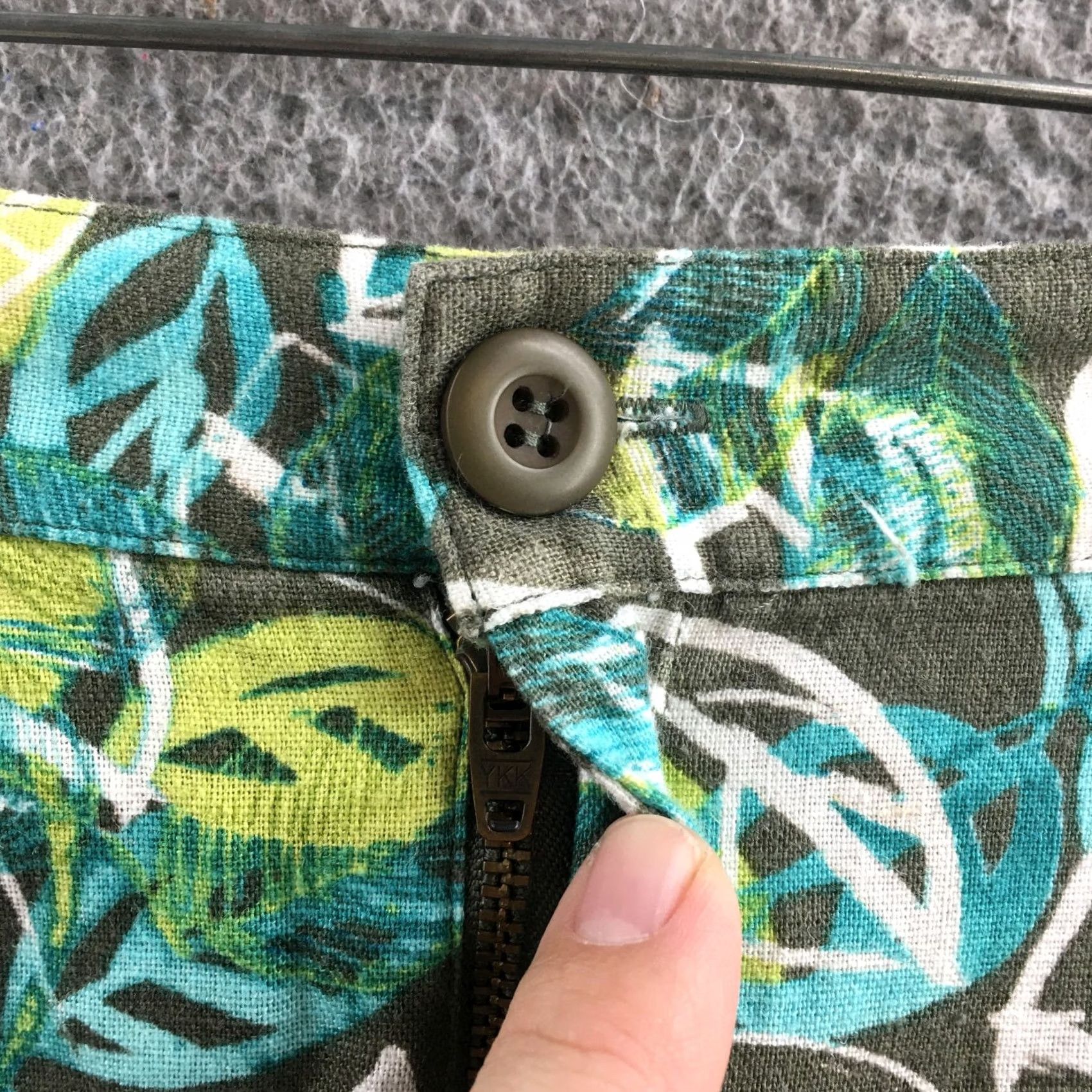 Vintage CJ Banks Maxi A-Line Skirt Womens 1X Plus Linen Blend Leaves Print Summer Casual Skirt Womens 1X Plus CJ Banks Linen Blend Leaves Print Summer Casual Size 40" / US 18 - 5 Thumbnail