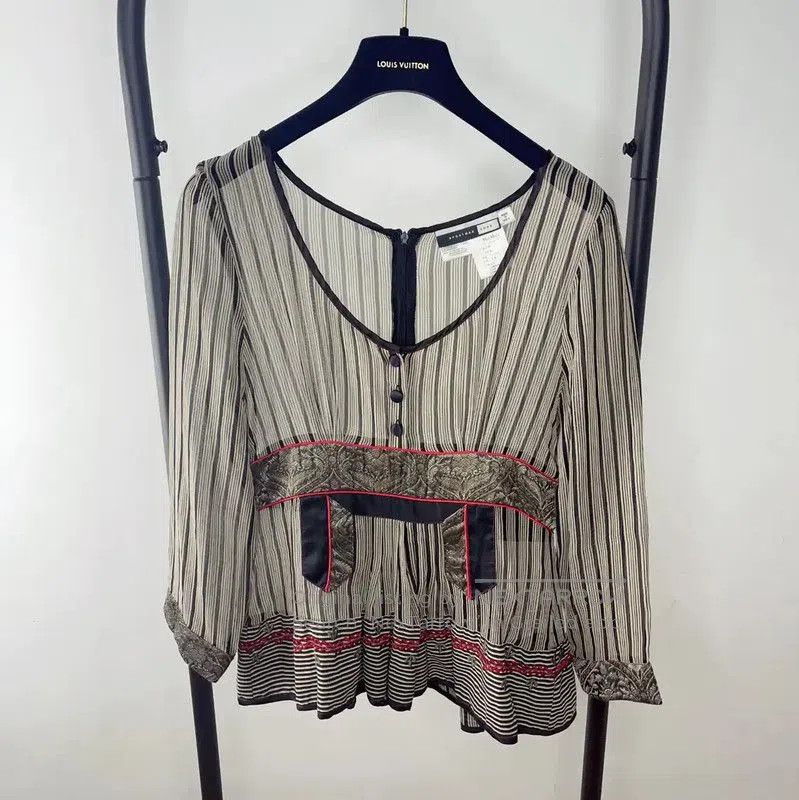 Max Mara MaxMara Gray Silk Blouse for Women . Size M / US 6-8 / IT 42-44 - 1 Thumbnail