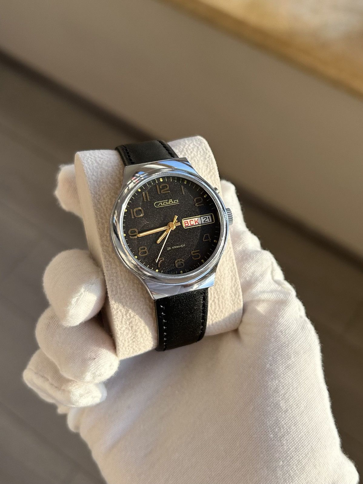 Vintage Vintage Watch Slava USSR Soviet Mechanical Wristwatch 1980s Size ONE SIZE - 2 Thumbnail