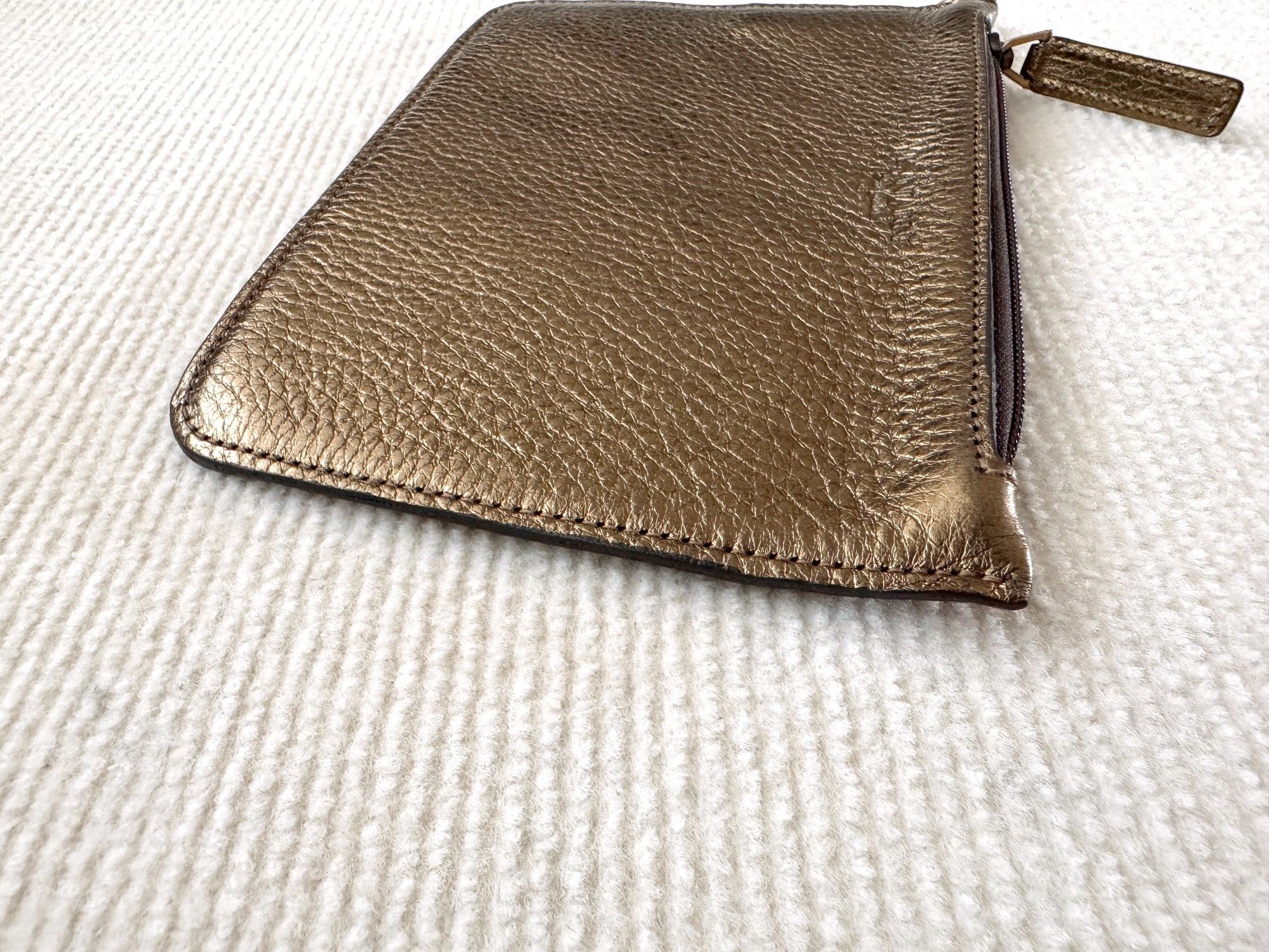 Yves Saint Laurent Yves Saint Laurent YSL Unisex Gold Leather Pouch Case Size ONE SIZE - 4 Thumbnail