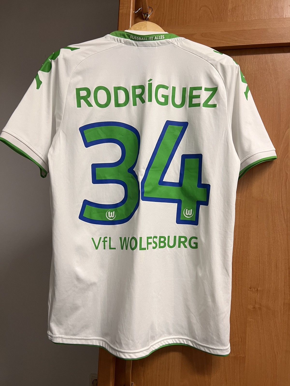 Kappa Kappa Wolfsburg Volkswagen number 34 Rodriguez jersey Size US L / EU 52-54 / 3 - 5 Thumbnail