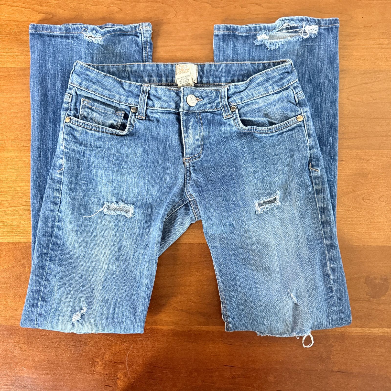 Other Arden B Distressed Low Rise Bootcut Jeans Size 8 Size 30" / US 8 / IT 44 - 4 Thumbnail