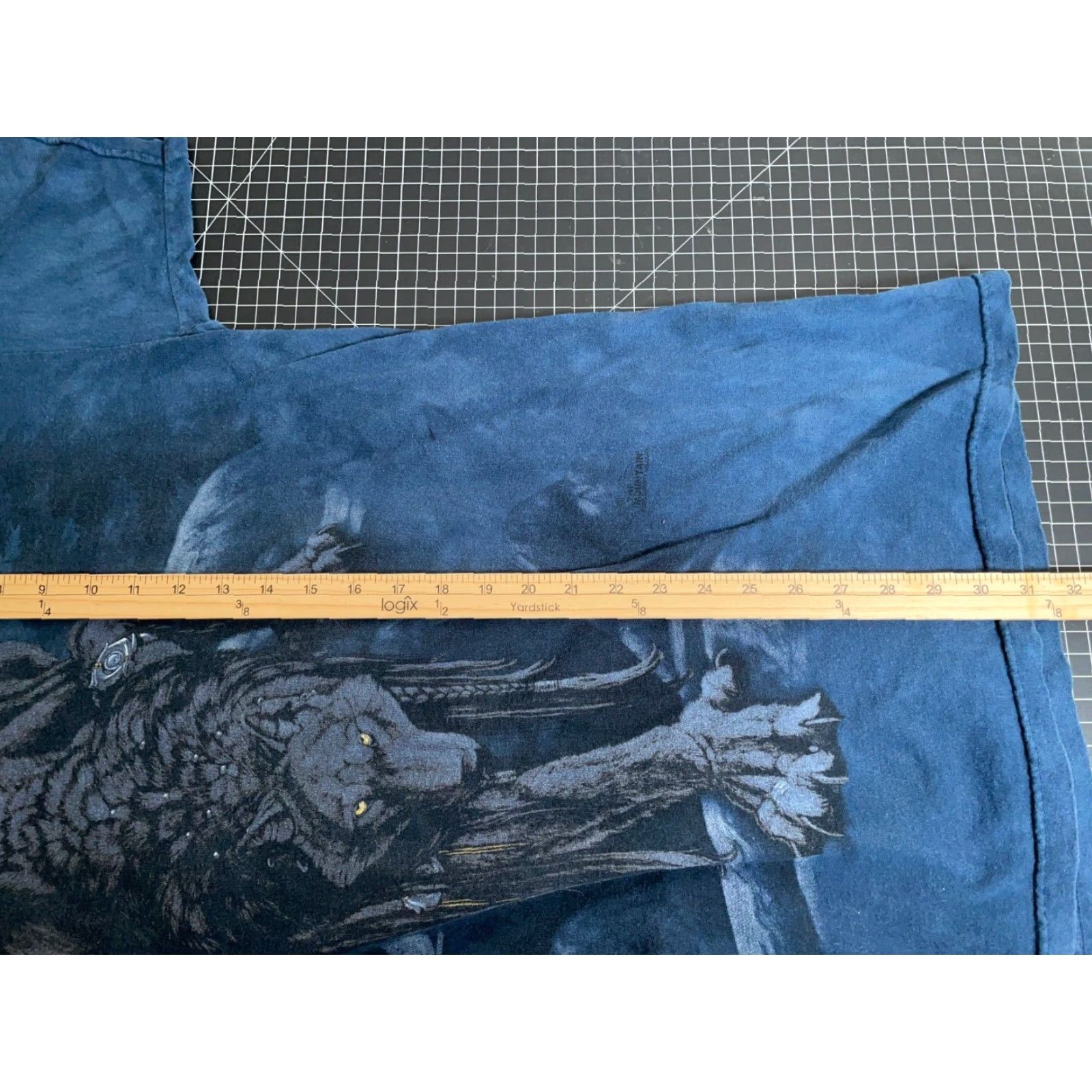 The Mountain VINTAGE The Mountain Wolf Print T-Shirt Men Large Dark Blue Tie Dye Tribal Nature 2000s Size US L / EU 52-54 / 3 - 6 Thumbnail