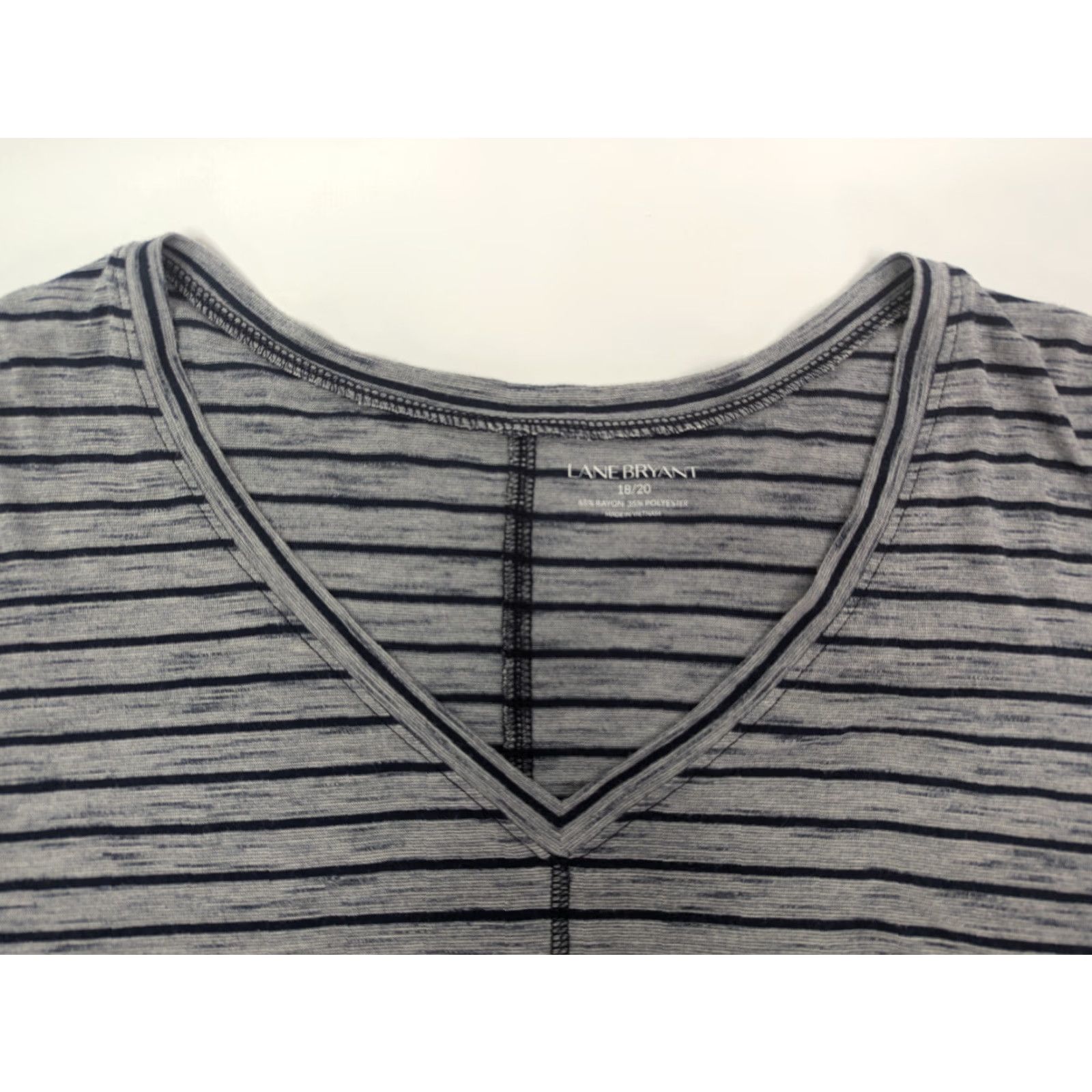 Vintage Lane Bryant Shirt Women's 18/20 Gray Striped Short Sleeve V-Neck Plus Size Size XXL / US 16-18 / IT 52-54 - 5 Thumbnail
