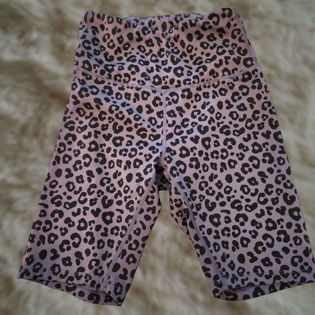 Vintage AJISAI Women's S 8.5 in Cheetah Compression Yoga Running Workout Biker Shorts Size 28" / US 6 / IT 42 - 1 Thumbnail