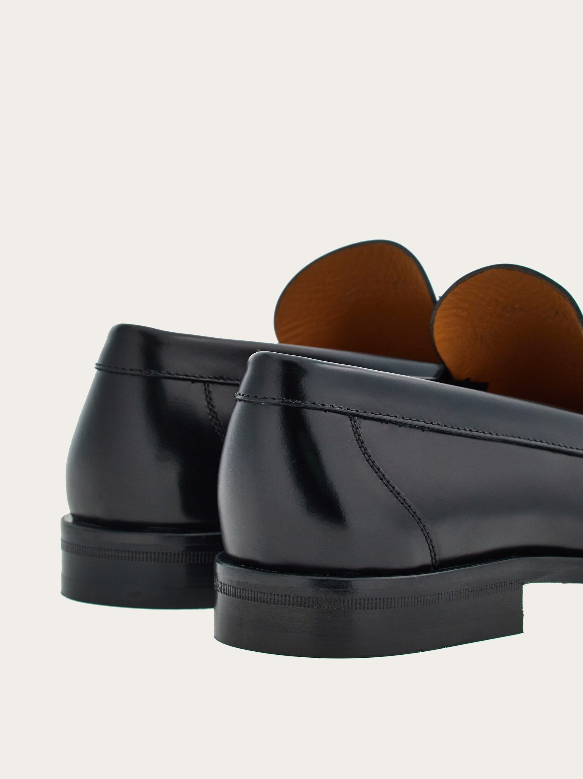 o1s1rm1125 Leather Loafers in Black