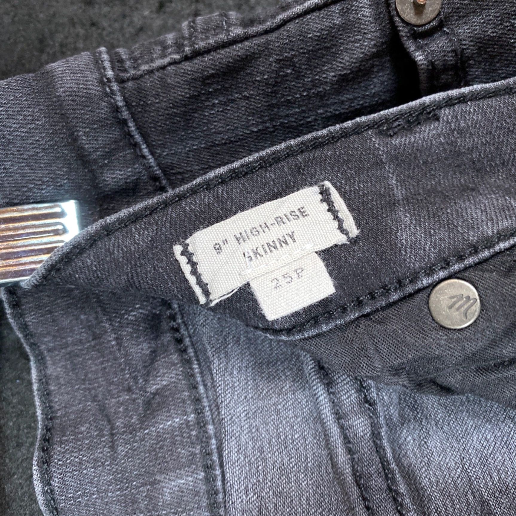 Madewell Madewell Womens Jeans Black Denim 9" High Rise Skinny Button Fly Stretch 25P Size 42" / US 20 - 6 Thumbnail