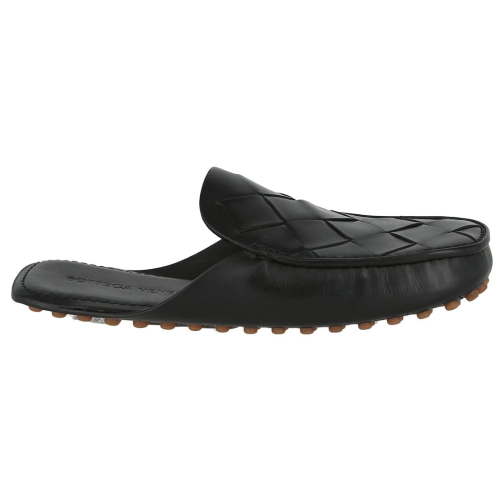 o1glo1t0923 Slip Ons in Black