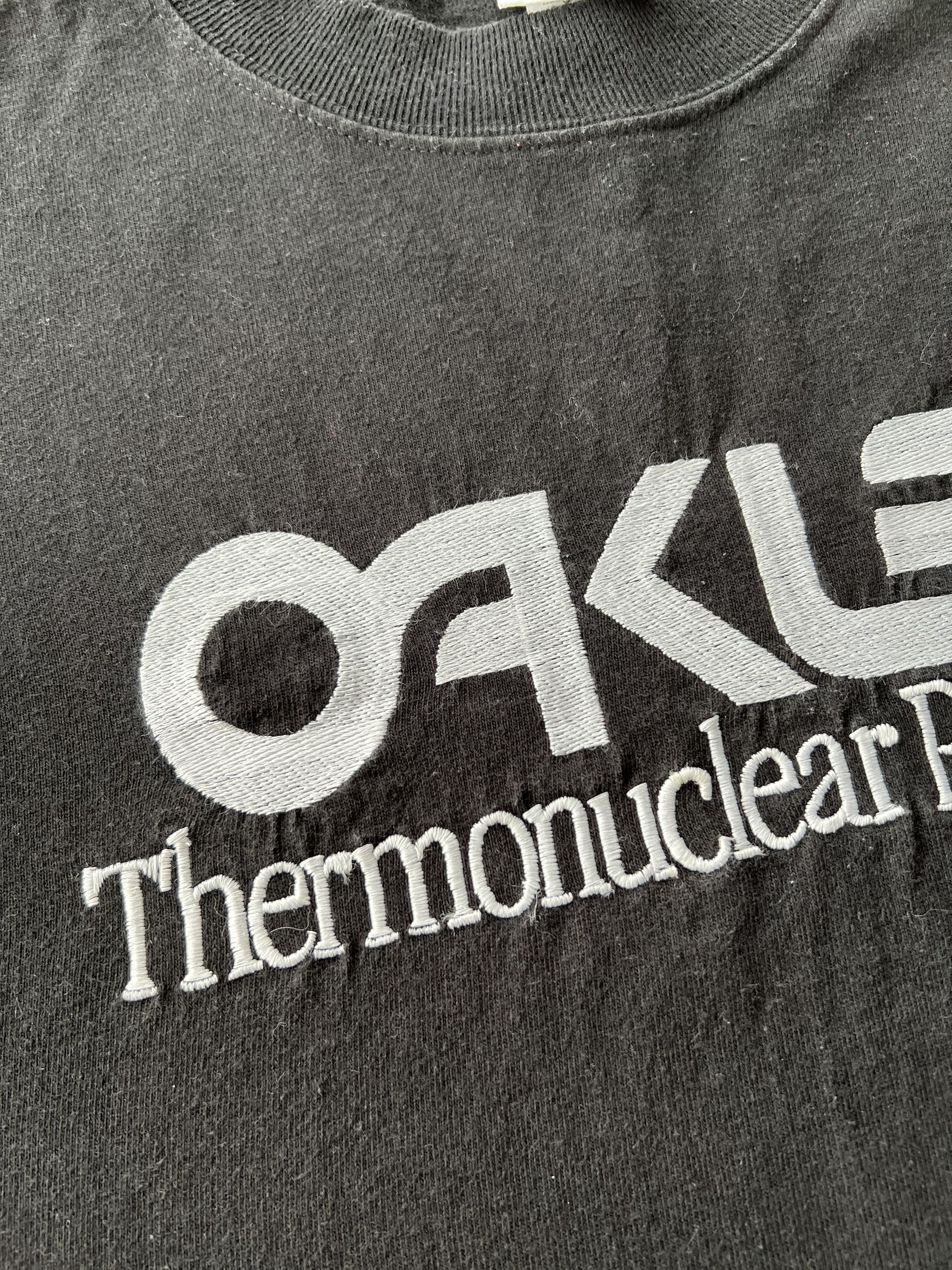 Oakley Vintage 90s Oakley Thermonuclear Protection Black T-shirt Size US XL / EU 56 / 4 - 4 Thumbnail