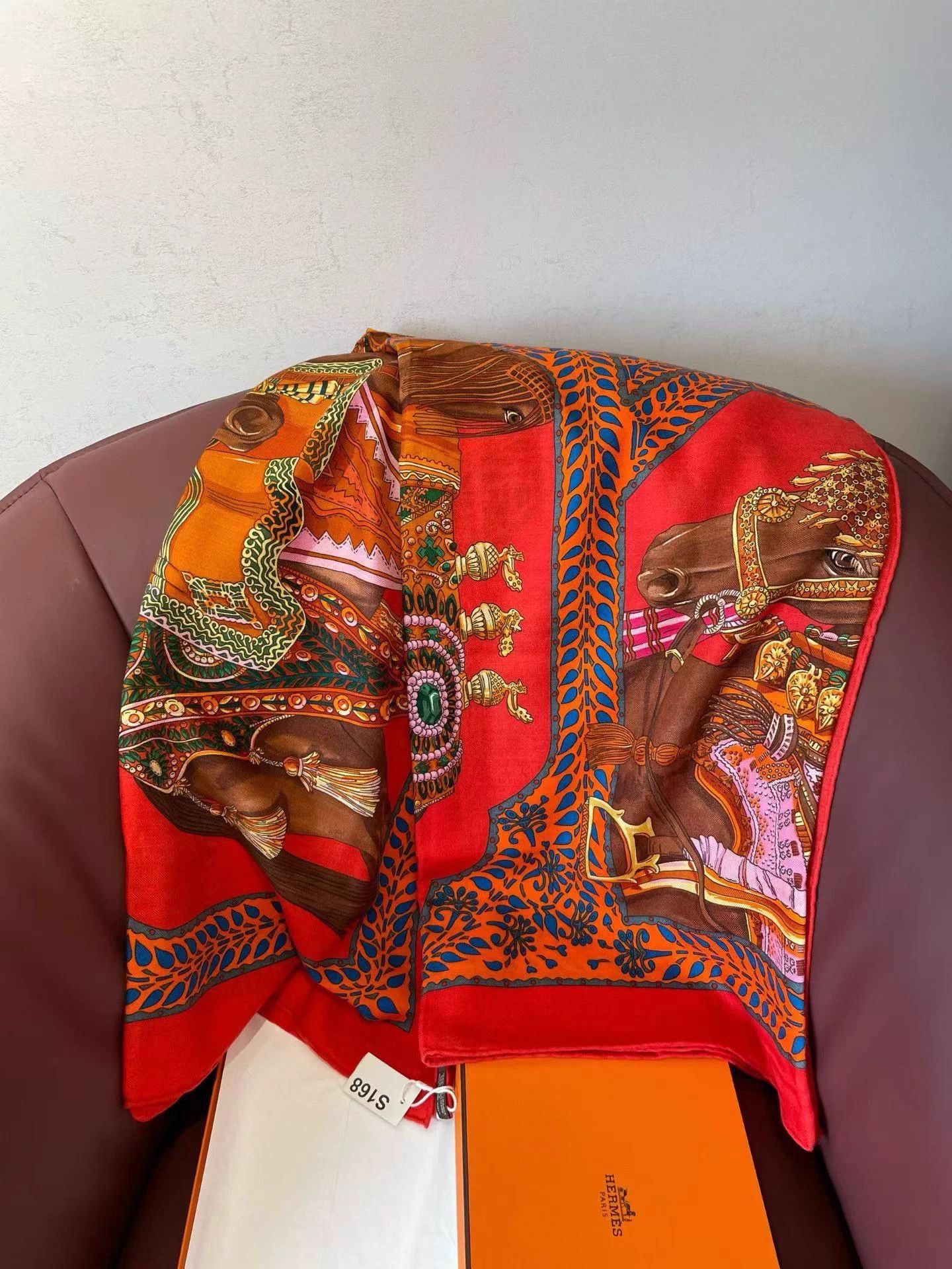 Hermes Hermès 140x140 unused shawl with box Size ONE SIZE - 3 Thumbnail