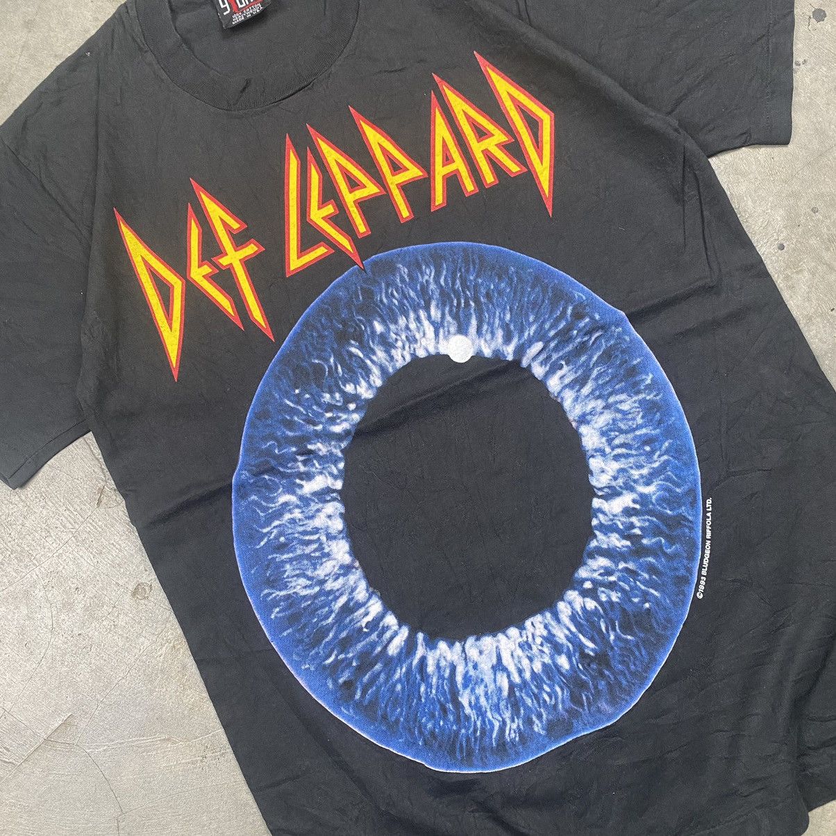 Giant Grail💥1993 Def Leppard Adrenalize Album Tee Size US M / EU 48-50 / 2 - 2 Thumbnail